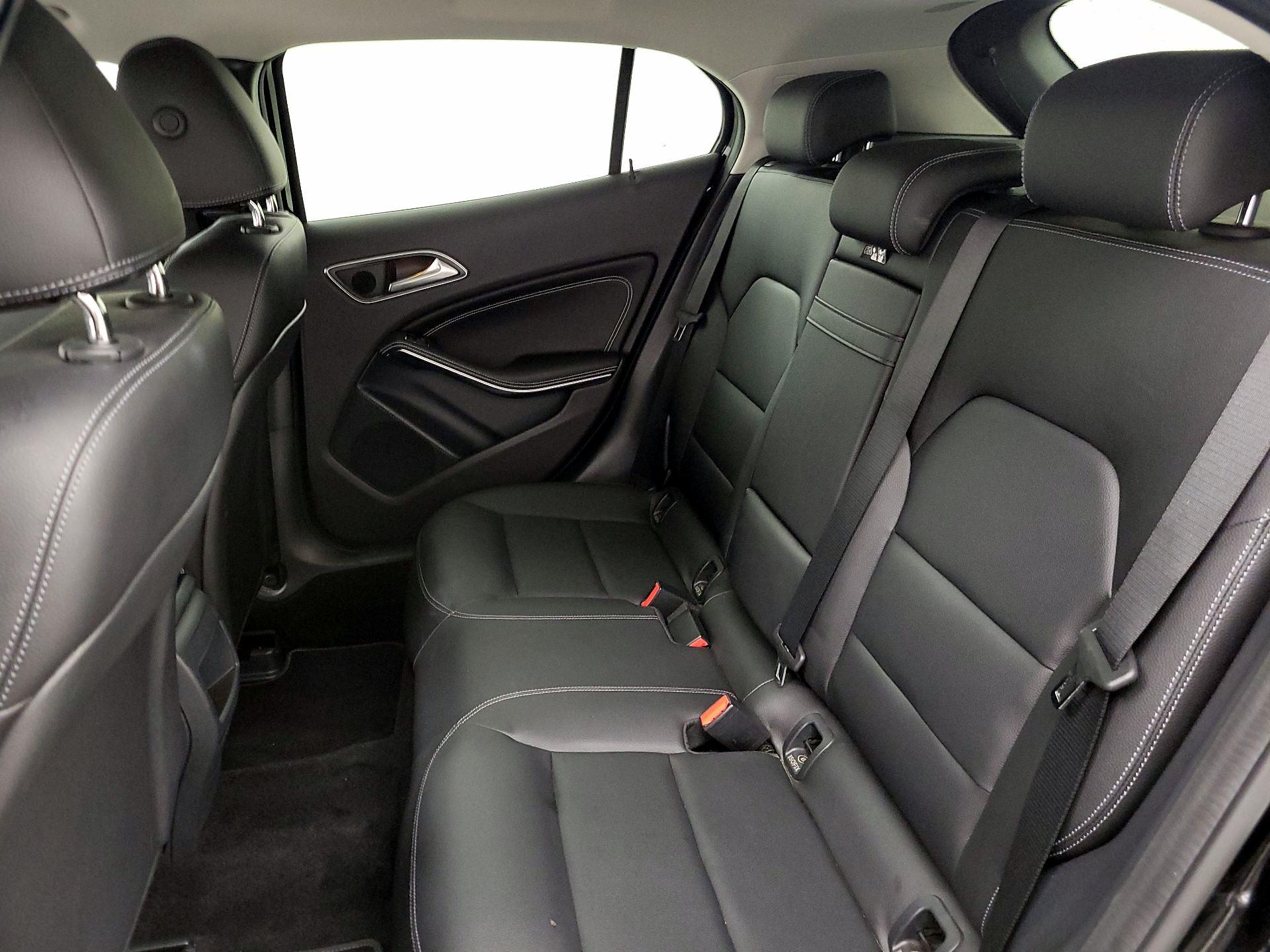 Thumbnail: 2015 Mercedes-Benz GLA - 19