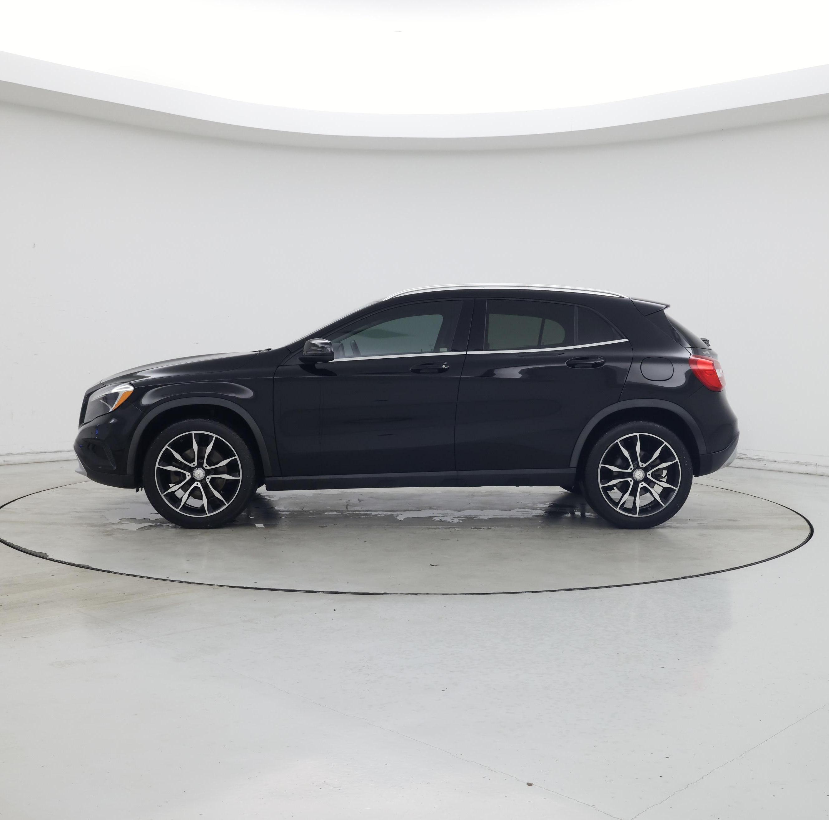 Thumbnail: 2015 Mercedes-Benz GLA - 3