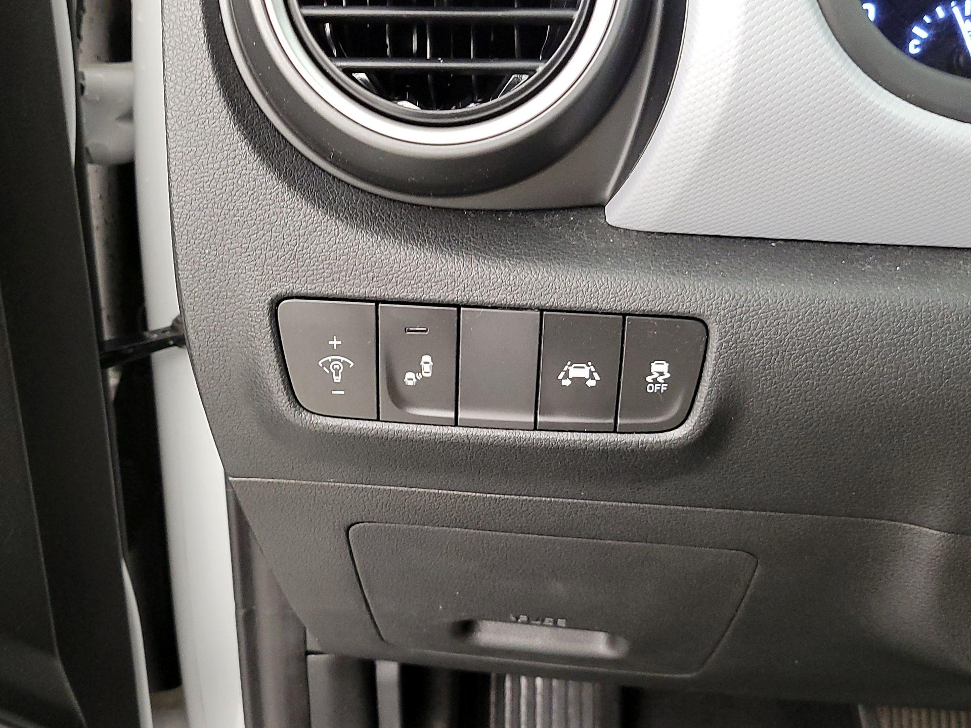 Thumbnail: 2021 Hyundai Kona - 13