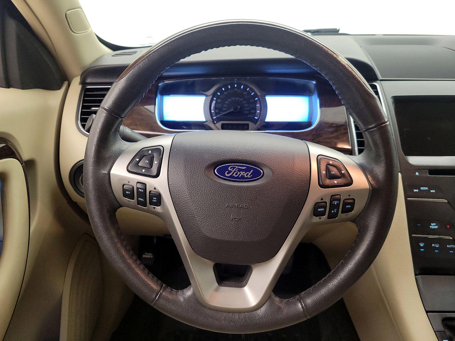 Thumbnail: 2014 Ford Taurus - 10