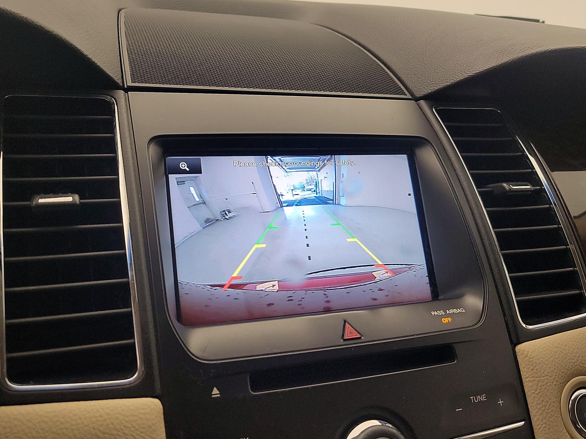 Thumbnail: 2014 Ford Taurus - 15