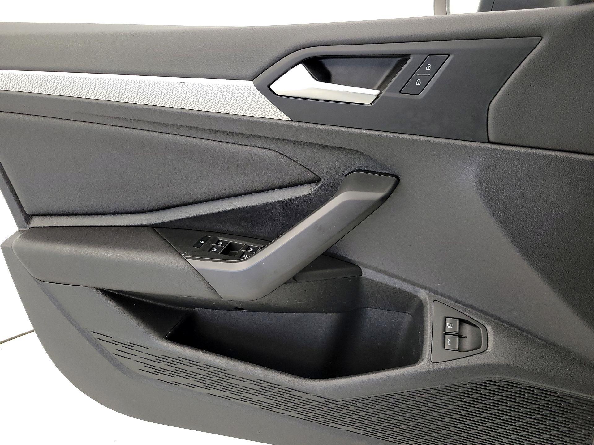 Thumbnail: 2021 Volkswagen Jetta - 12