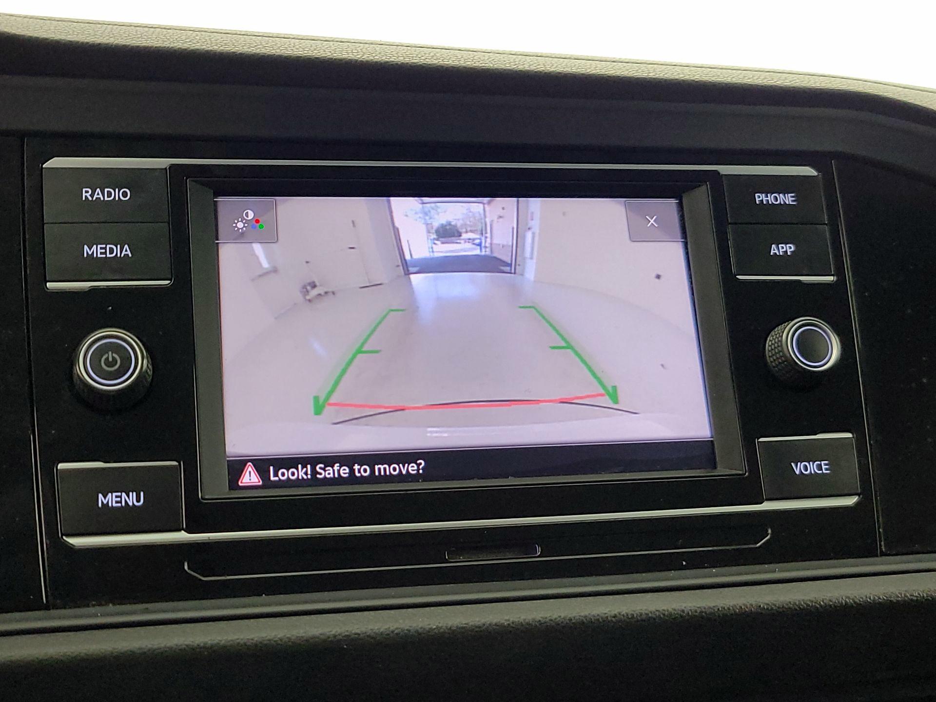 Thumbnail: 2021 Volkswagen Jetta - 14