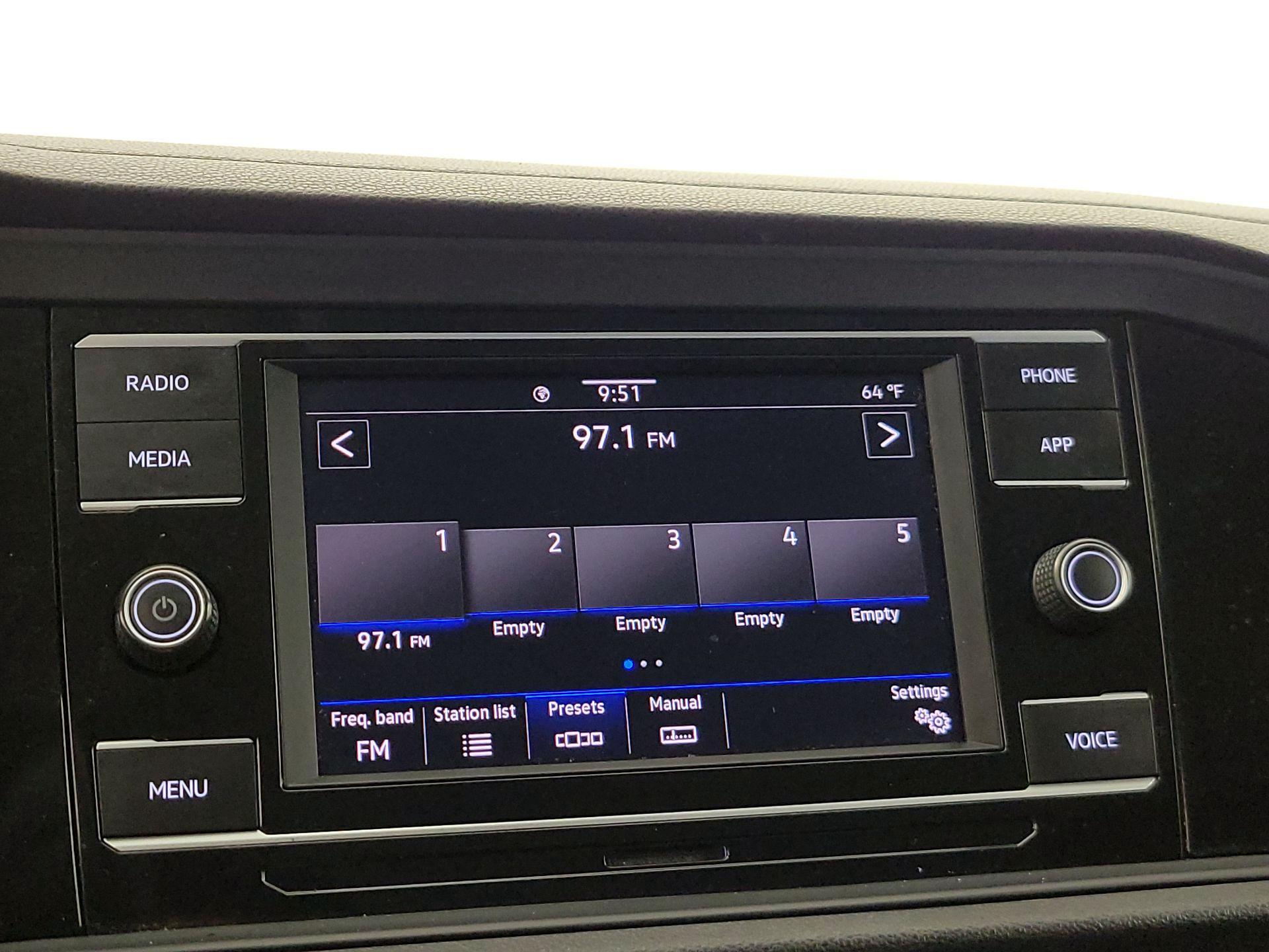 Thumbnail: 2021 Volkswagen Jetta - 15