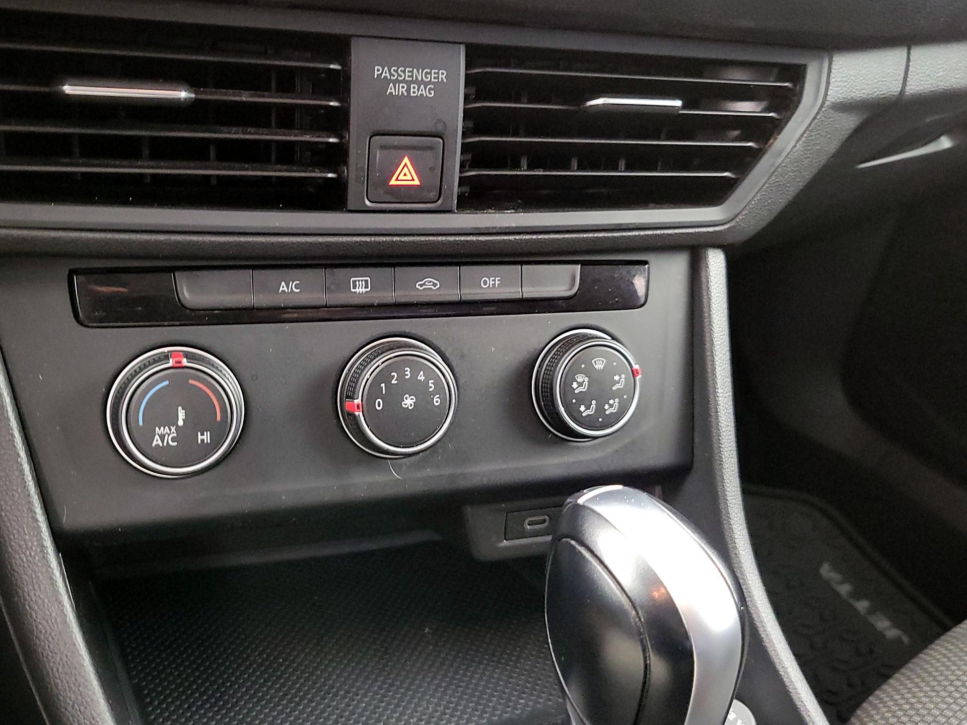 Thumbnail: 2021 Volkswagen Jetta - 16