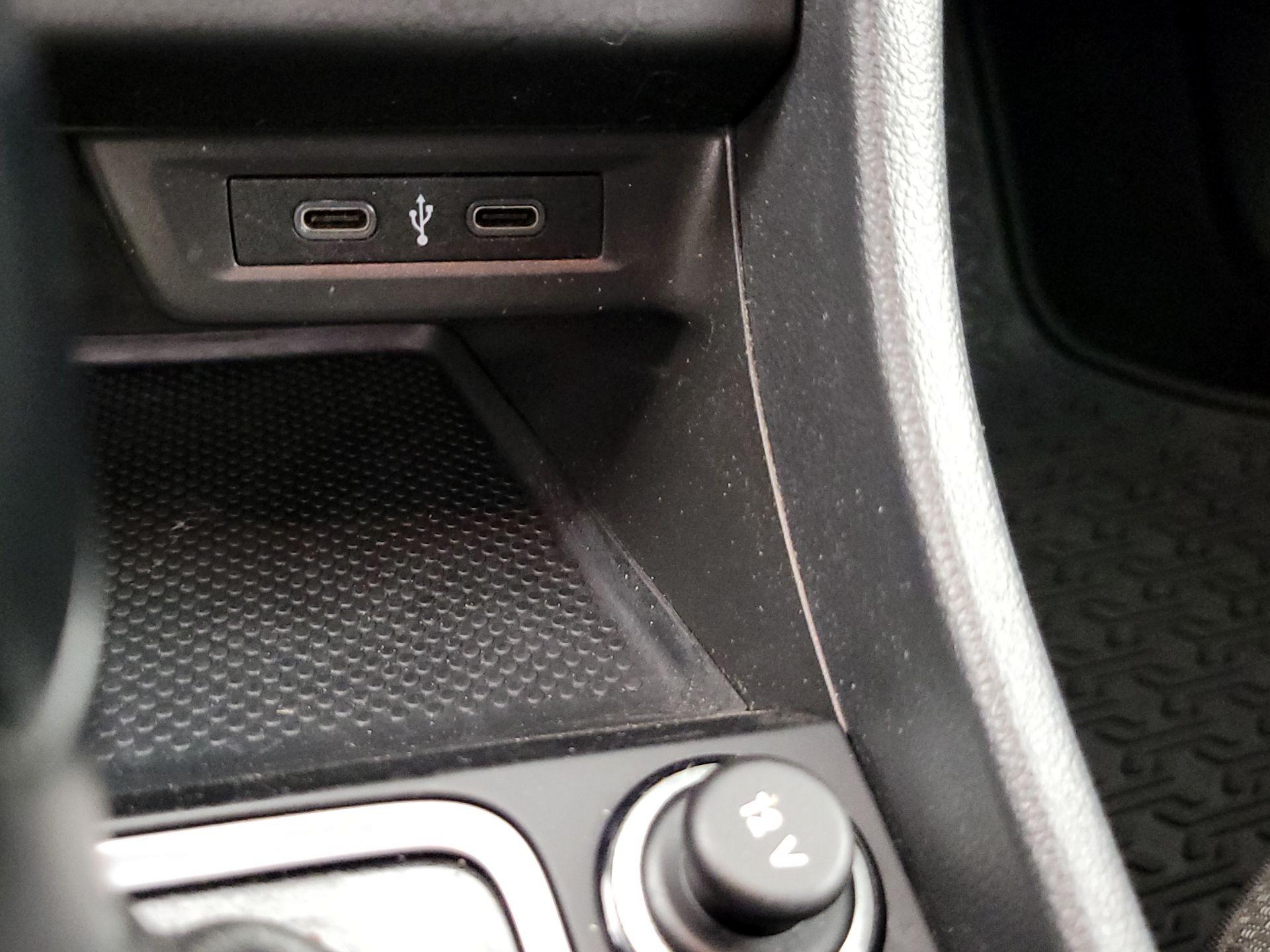 Thumbnail: 2021 Volkswagen Jetta - 18