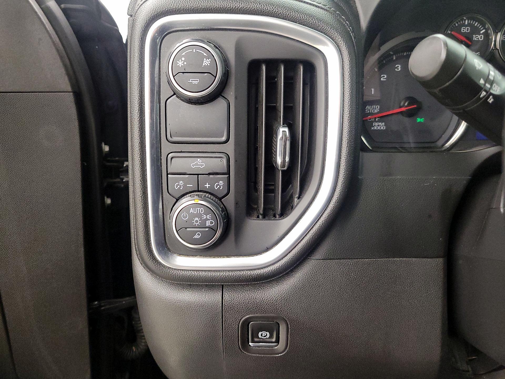 Thumbnail: 2019 Chevrolet Silverado 1500 - 13