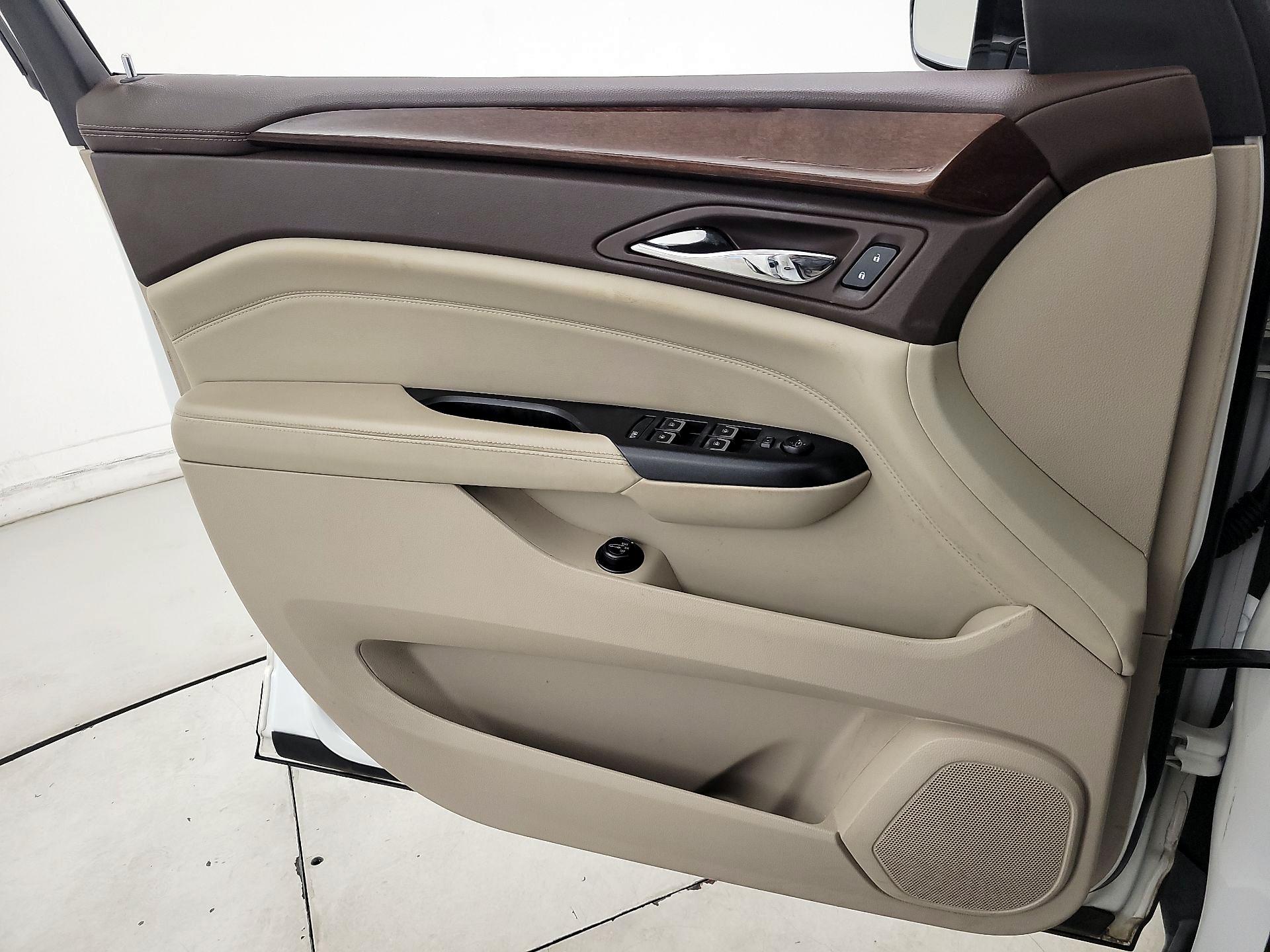 Thumbnail: 2016 Cadillac SRX - 12