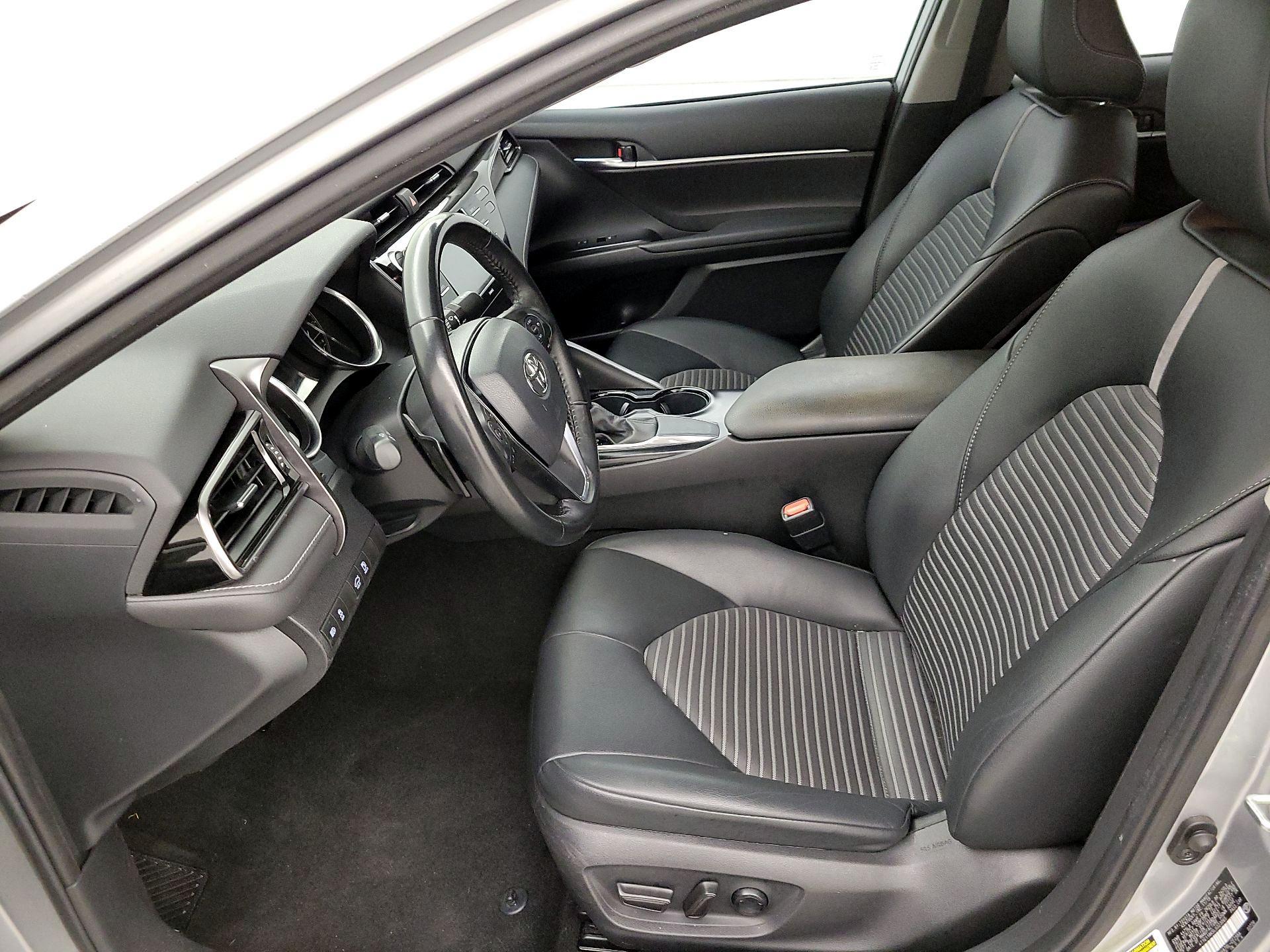 Thumbnail: 2020 Toyota Camry - 11