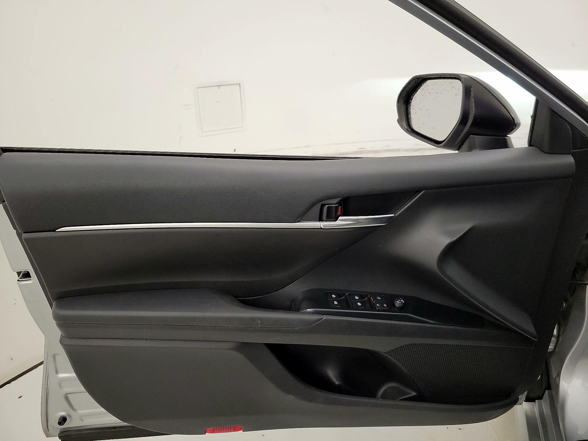 Thumbnail: 2020 Toyota Camry - 12