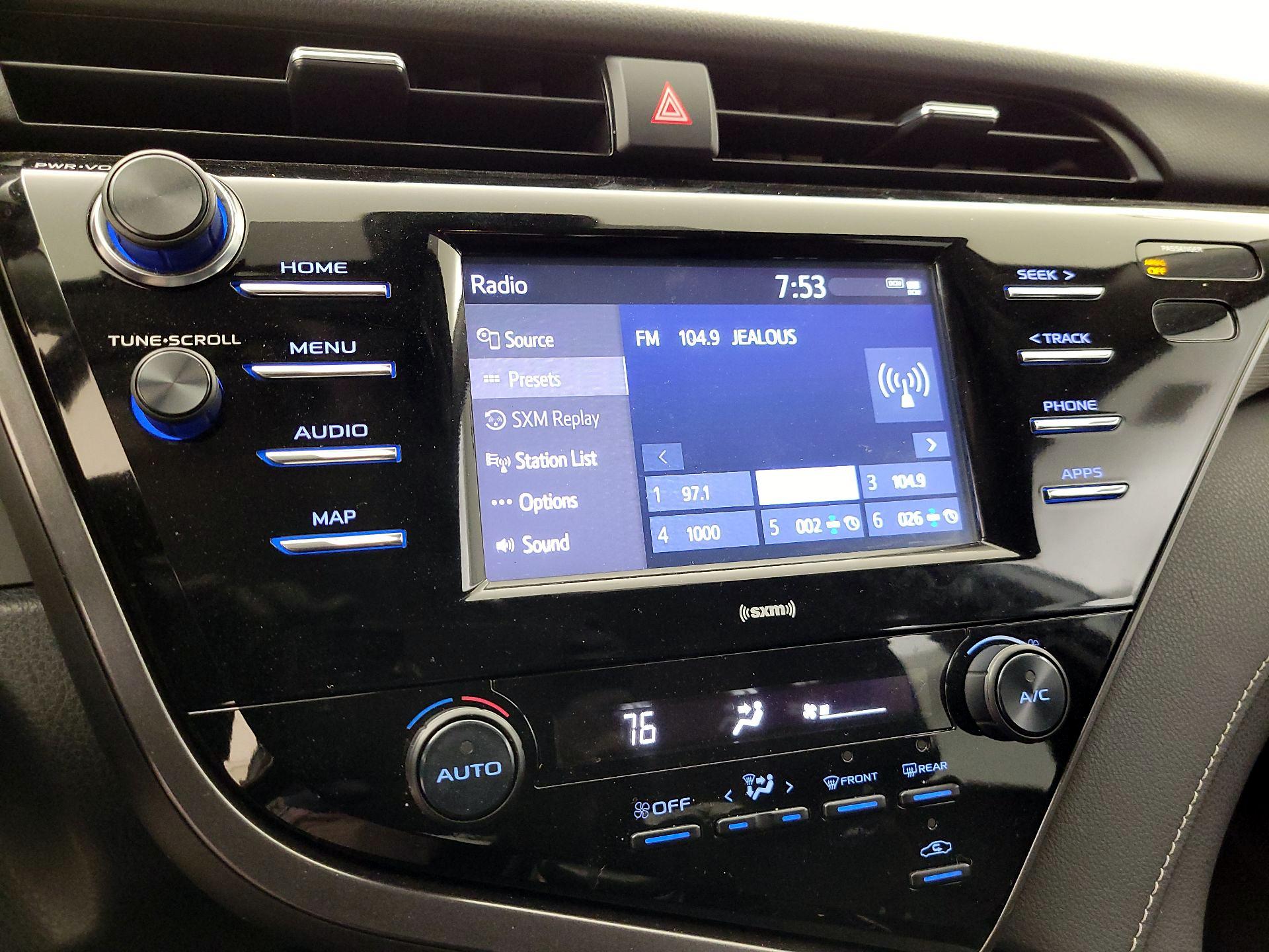 Thumbnail: 2020 Toyota Camry - 16