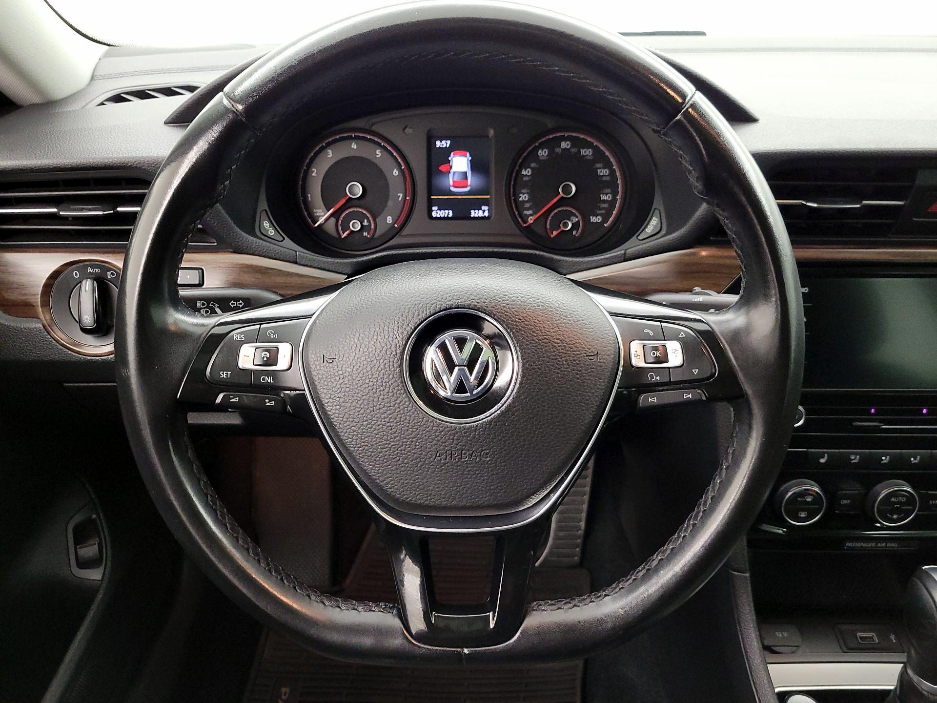 Thumbnail: 2020 Volkswagen Passat - 10