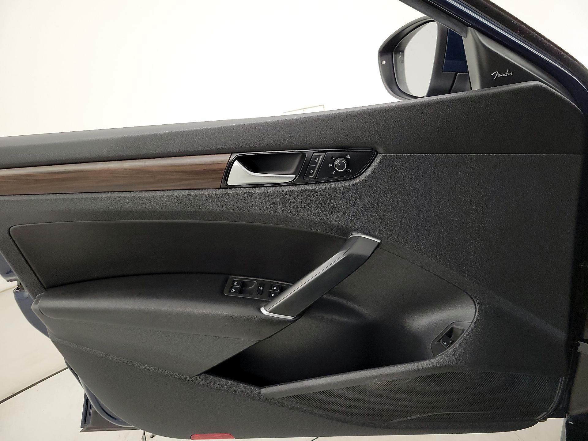 Thumbnail: 2020 Volkswagen Passat - 12