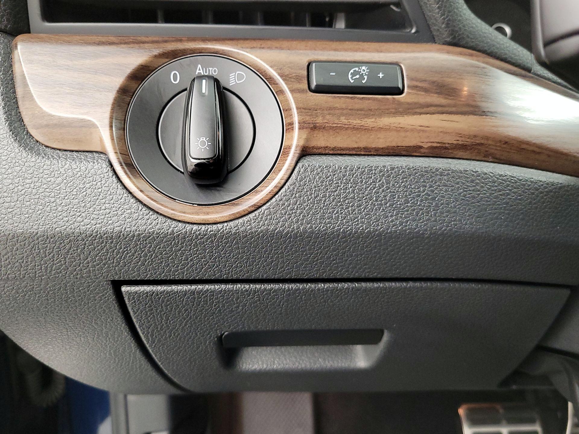 Thumbnail: 2020 Volkswagen Passat - 13