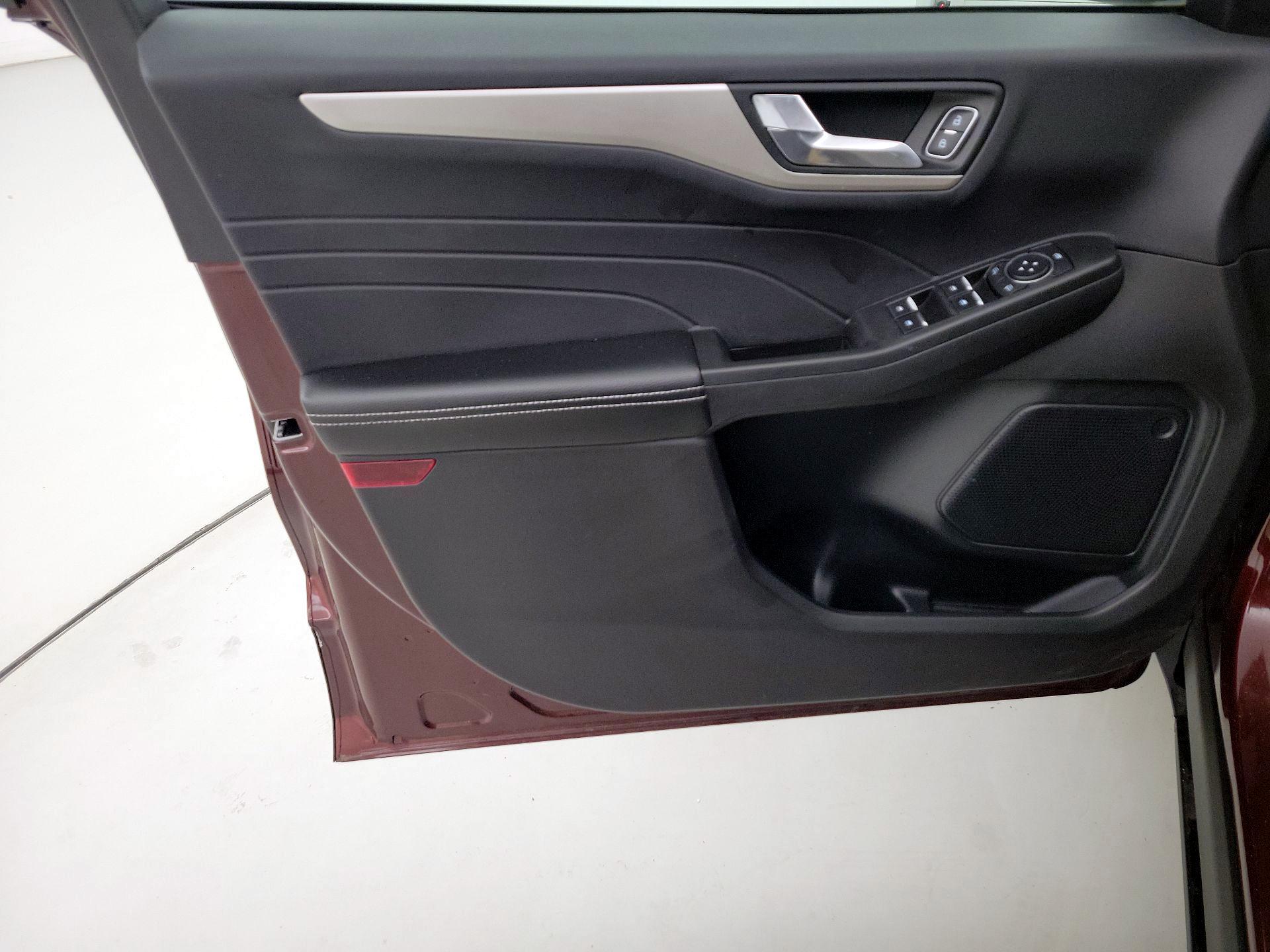 Thumbnail: 2021 Ford Escape - 12