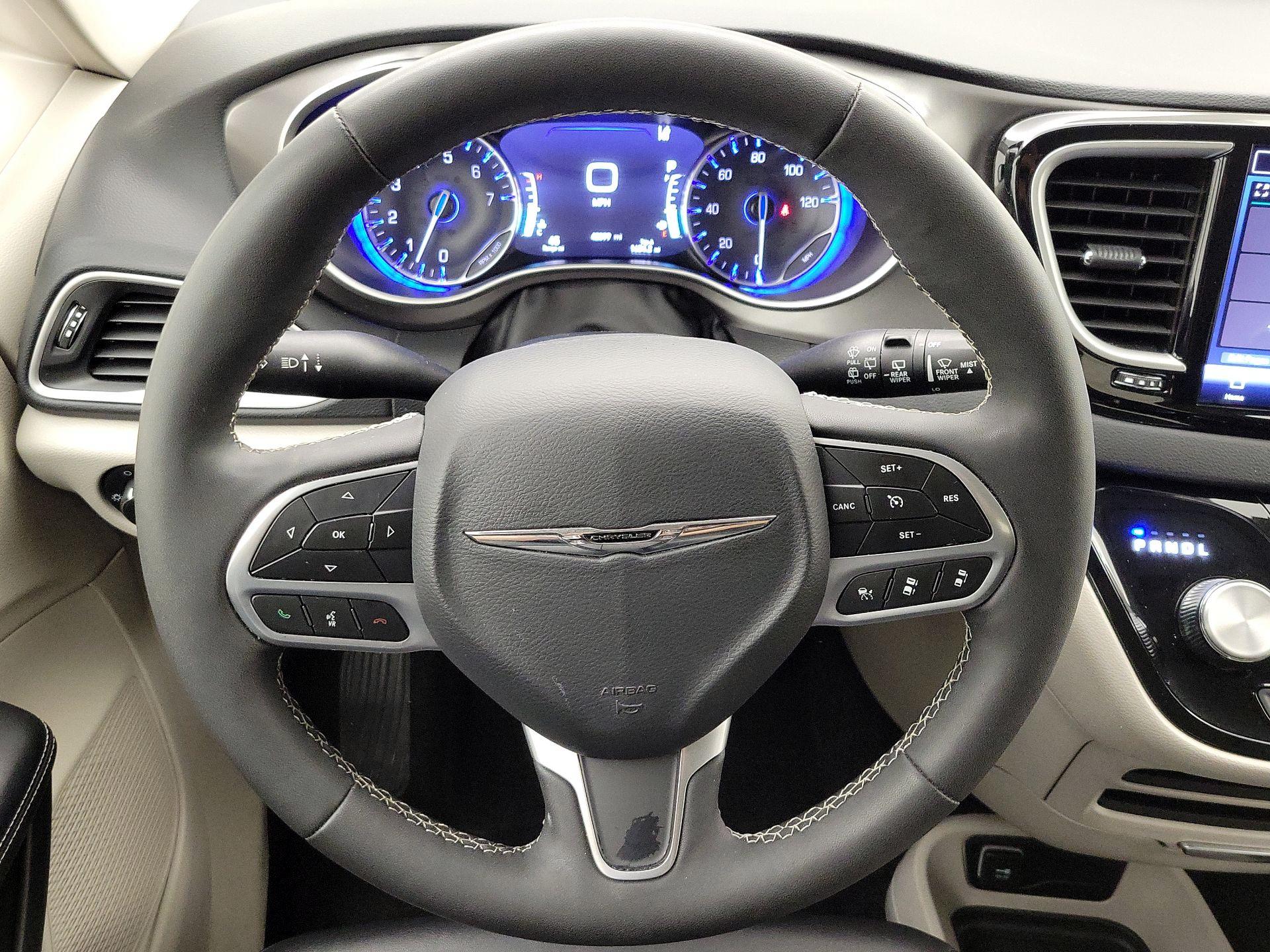 Thumbnail: 2024 Chrysler Pacifica - 10