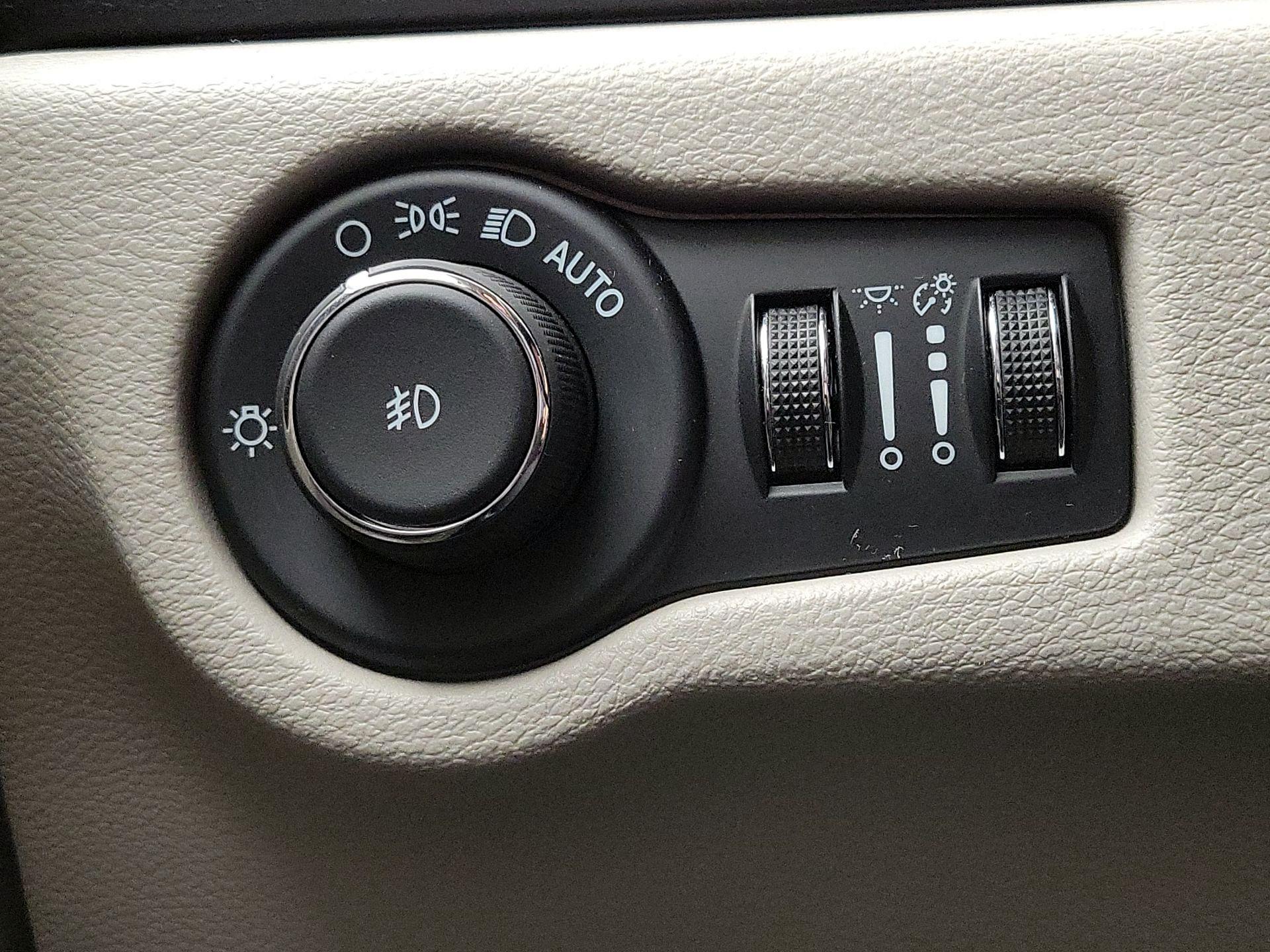 Thumbnail: 2024 Chrysler Pacifica - 13