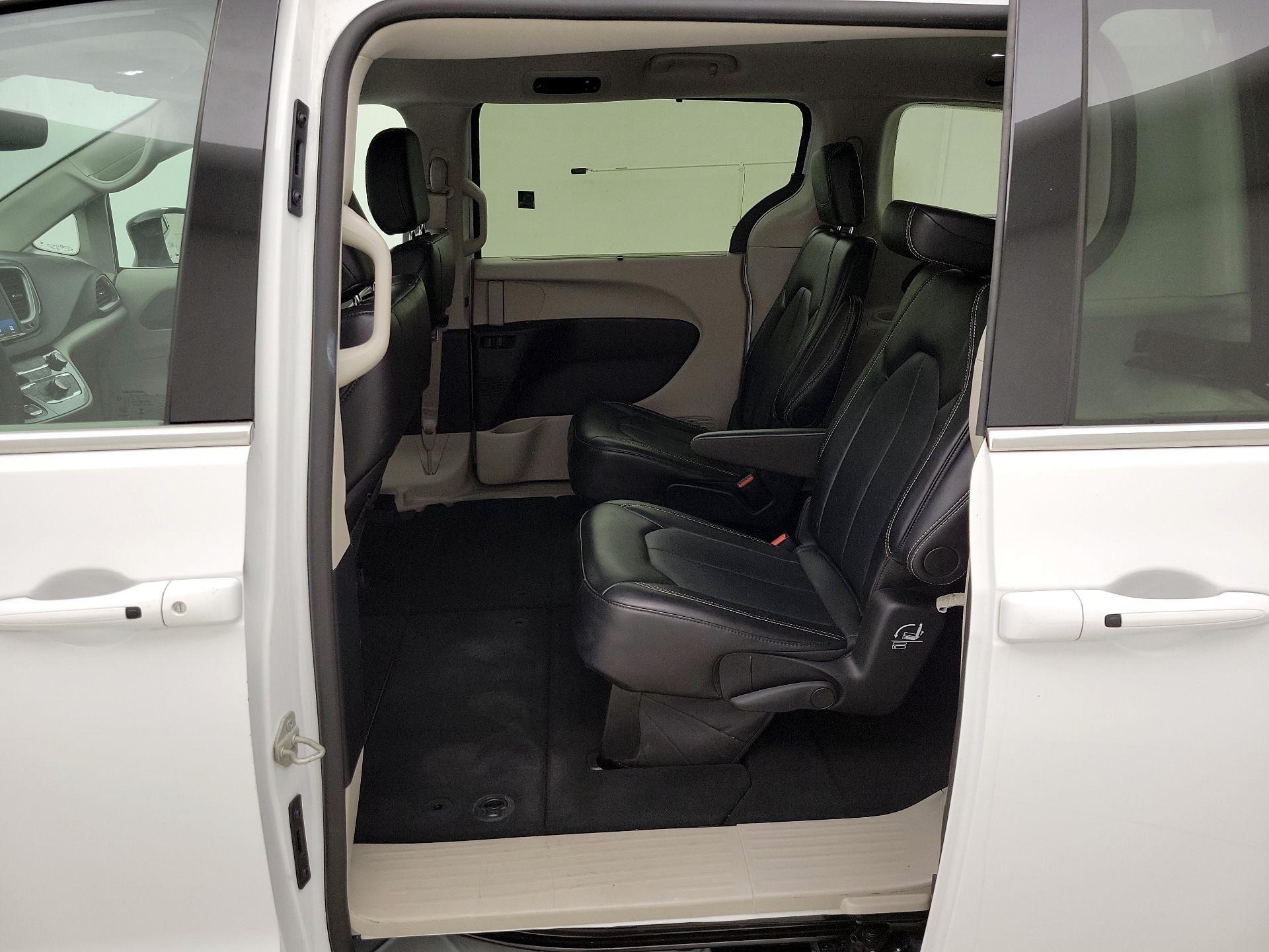 Thumbnail: 2024 Chrysler Pacifica - 19