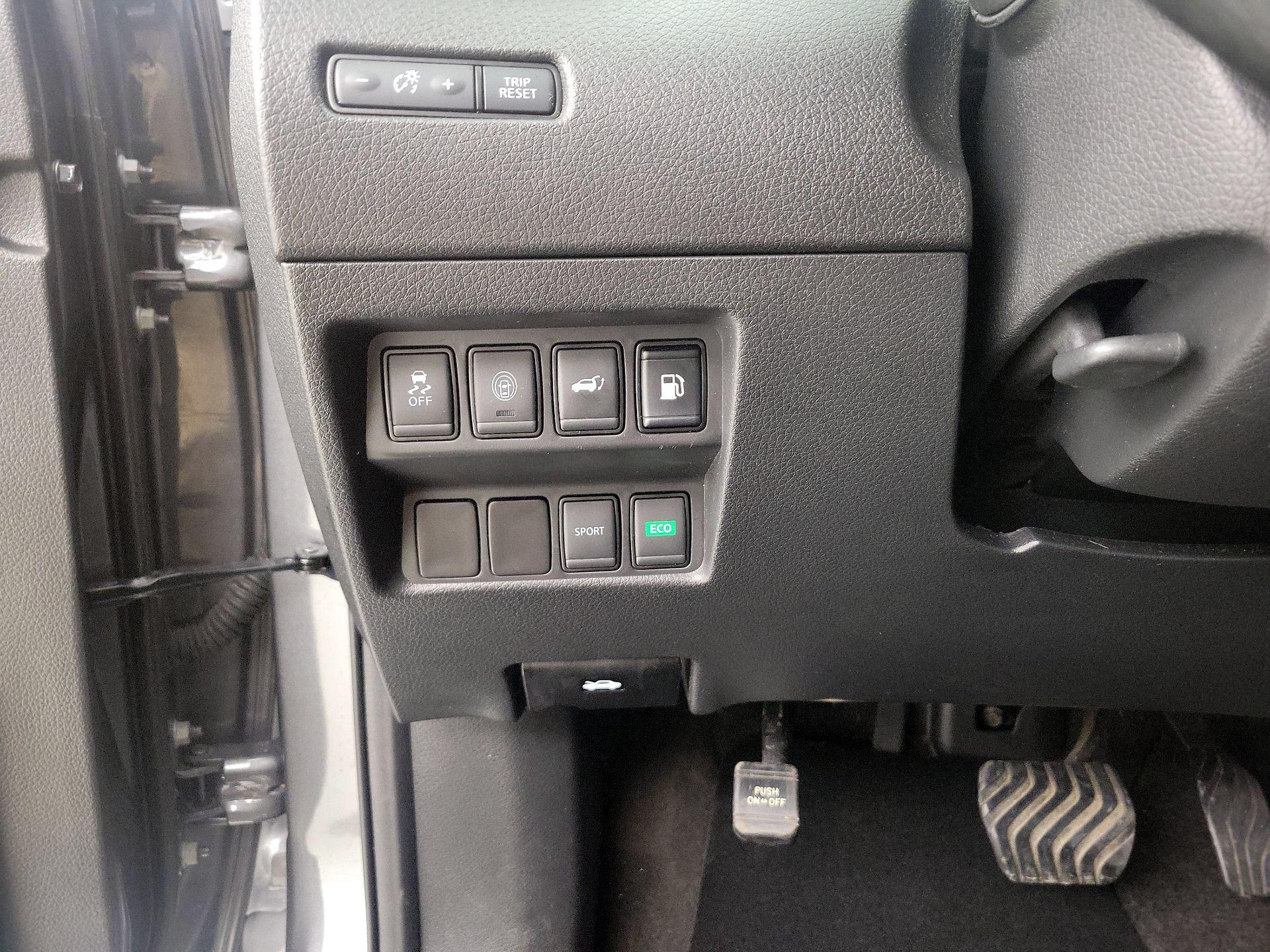 Thumbnail: 2020 Nissan Rogue - 13