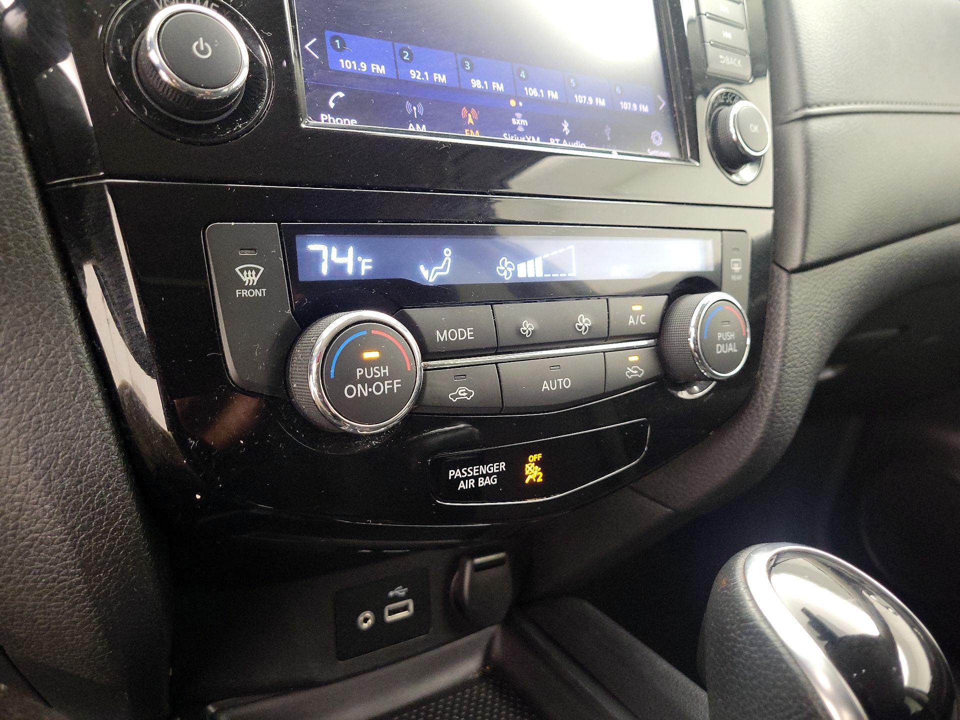 Thumbnail: 2020 Nissan Rogue - 16