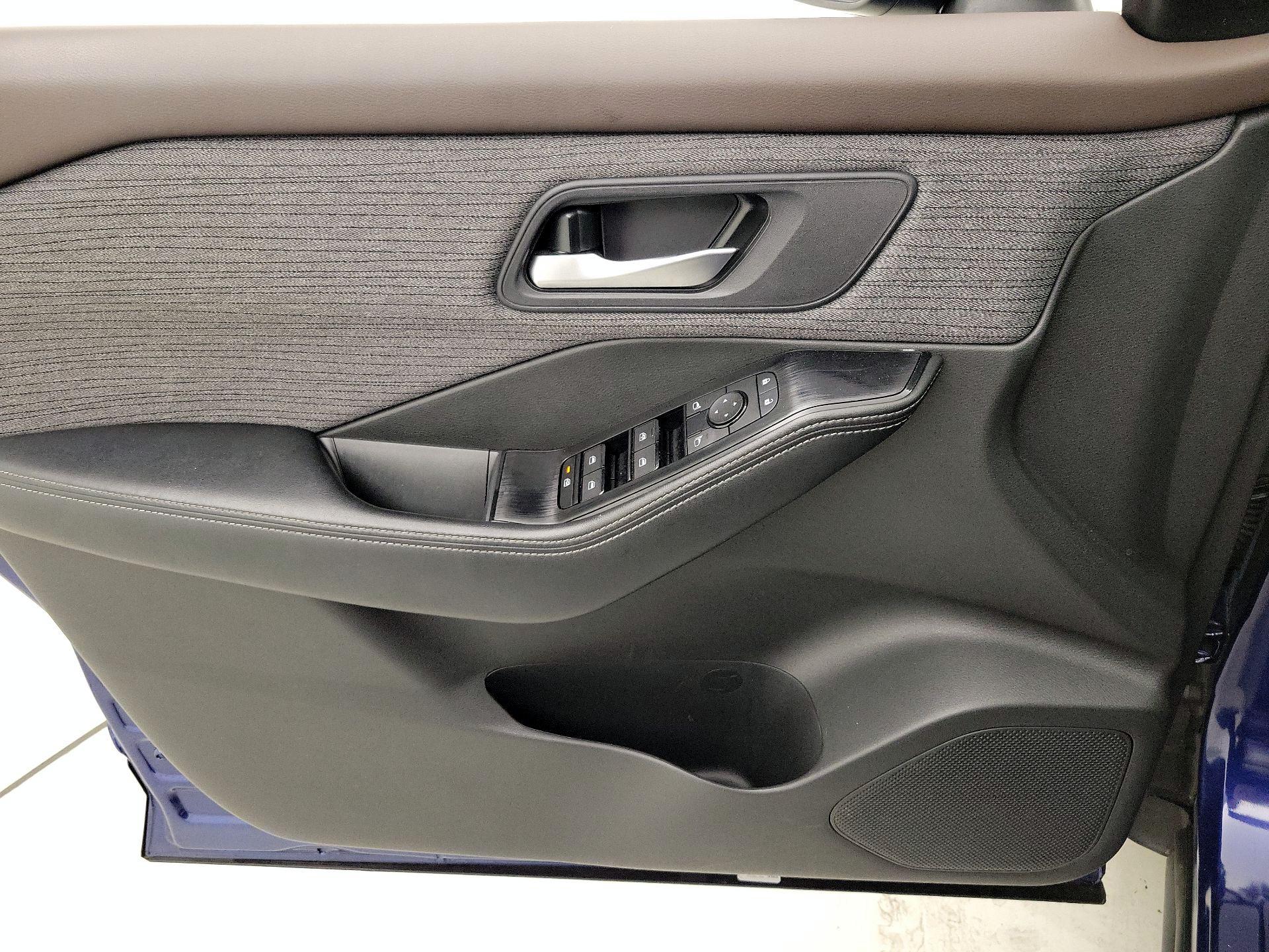 Thumbnail: 2023 Nissan Rogue - 12