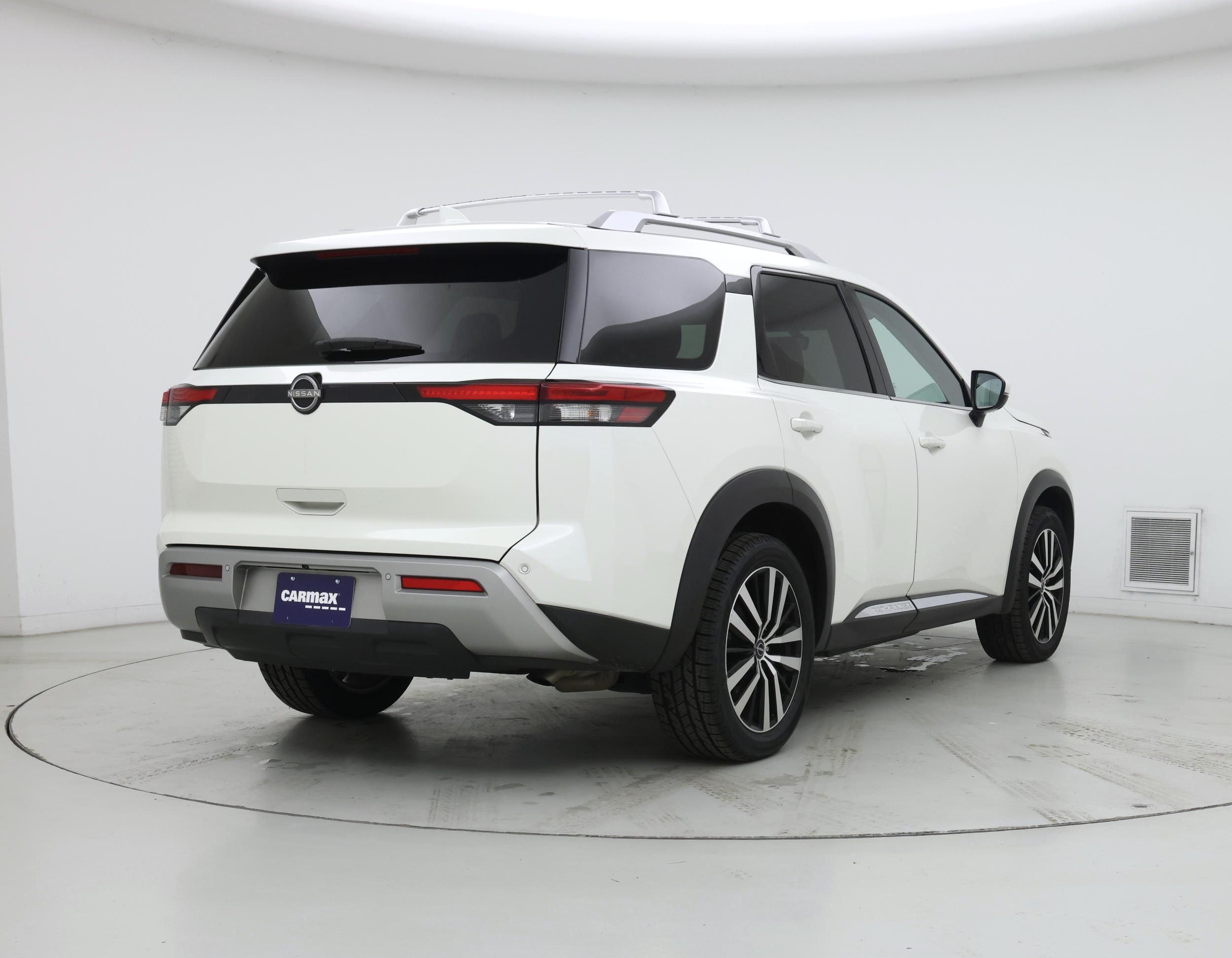 Thumbnail: 2023 Nissan Pathfinder - 8