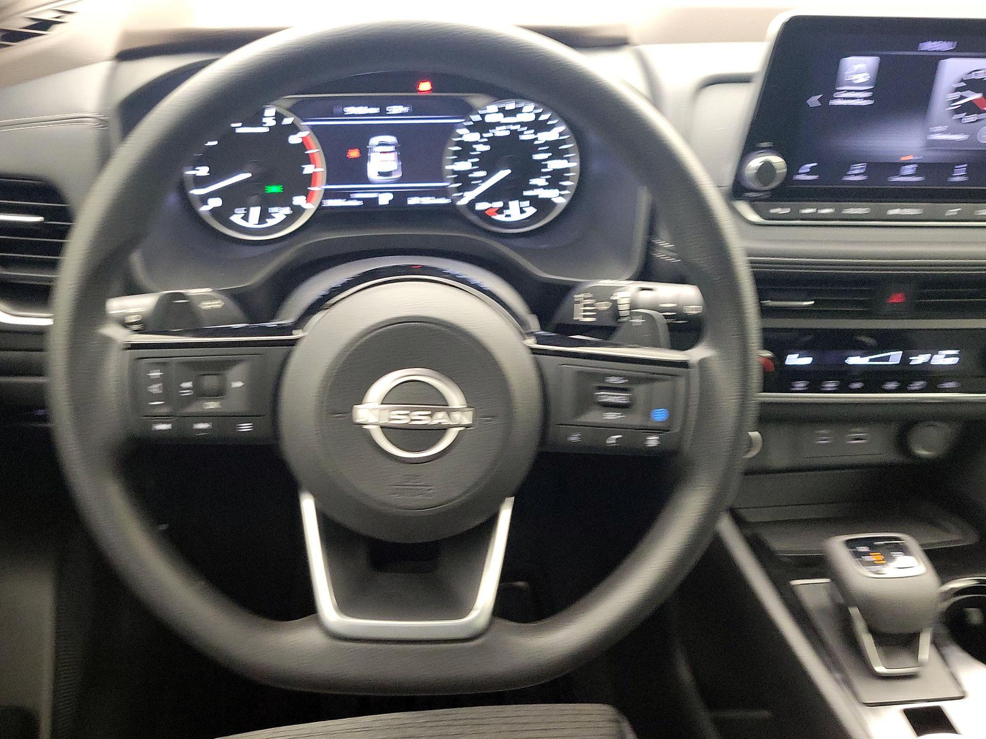 Thumbnail: 2023 Nissan Rogue - 10