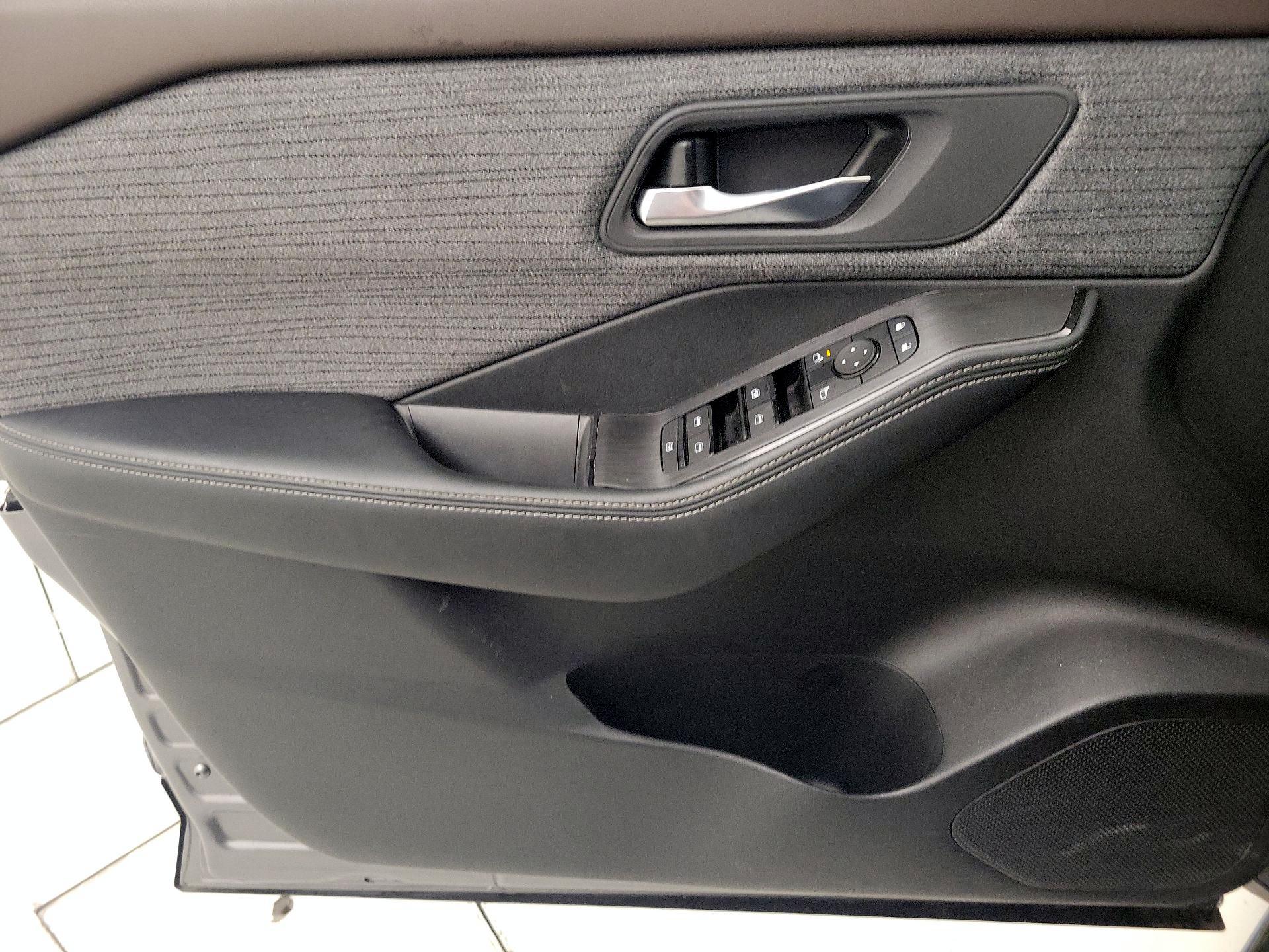 Thumbnail: 2023 Nissan Rogue - 12