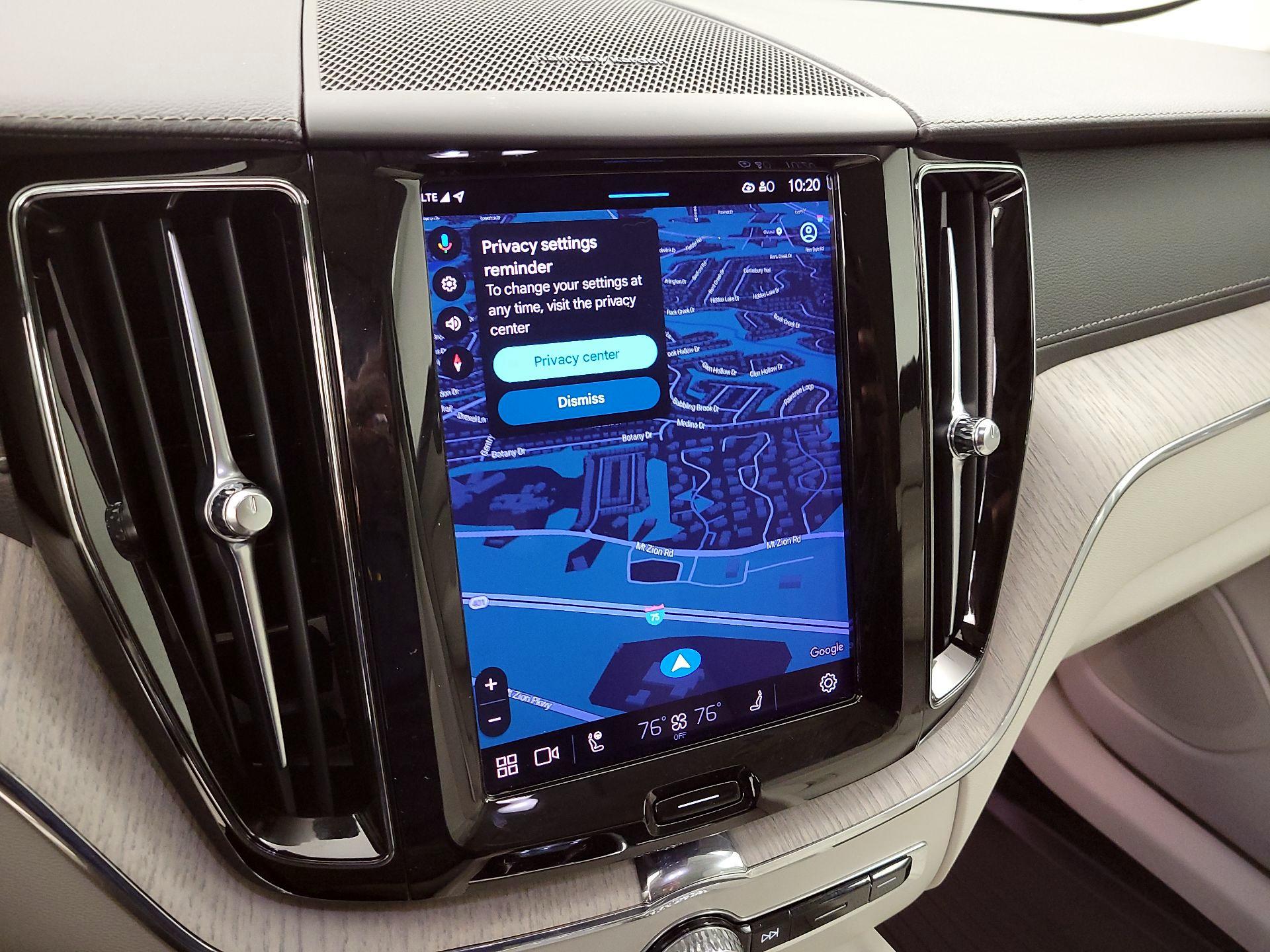 Thumbnail: 2022 Volvo XC60 - 14