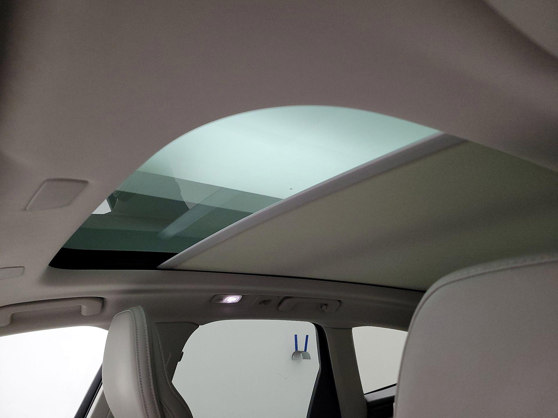 Thumbnail: 2022 Volvo XC60 - 20