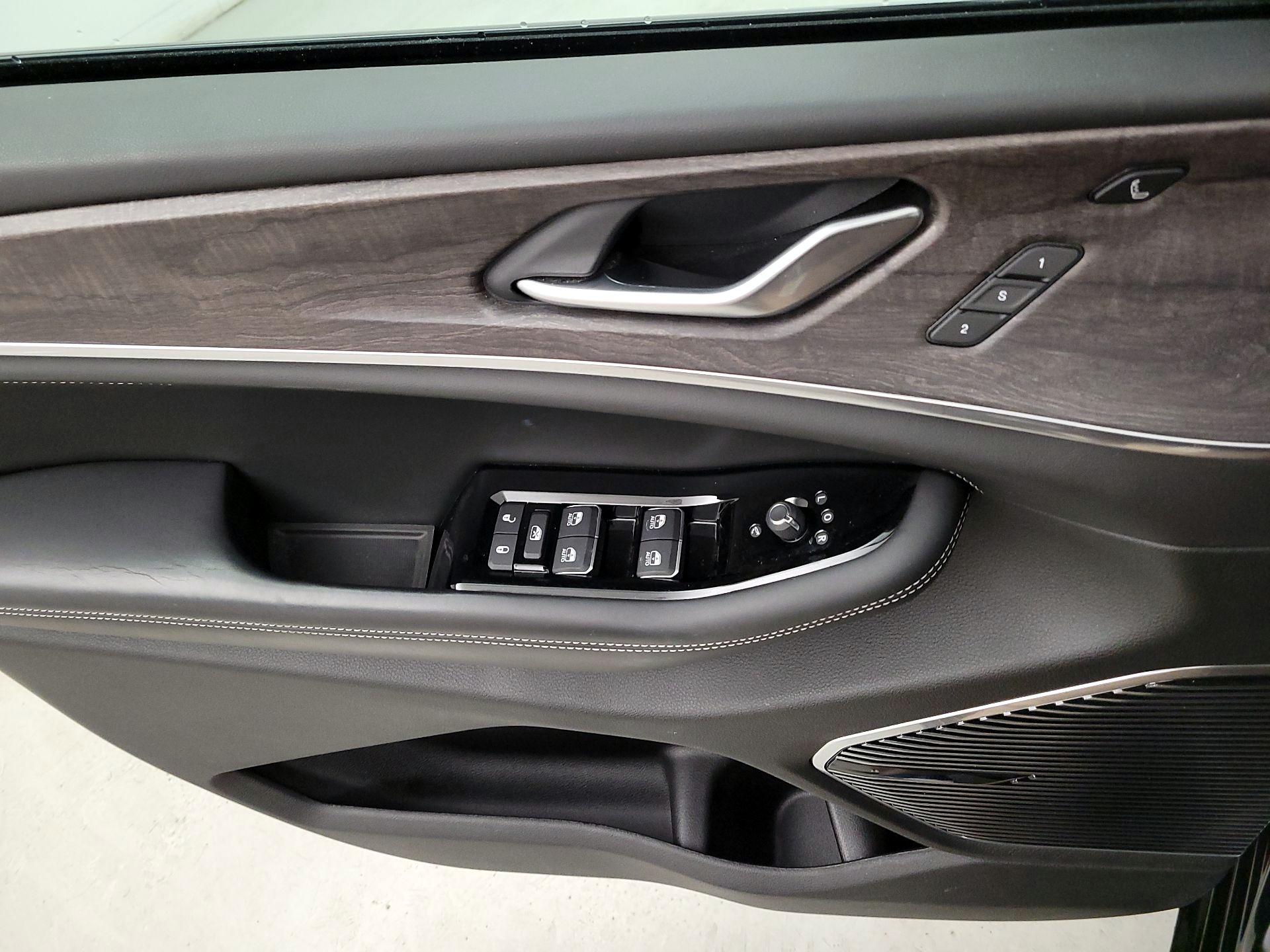 Thumbnail: 2023 Jeep Grand Cherokee - 12