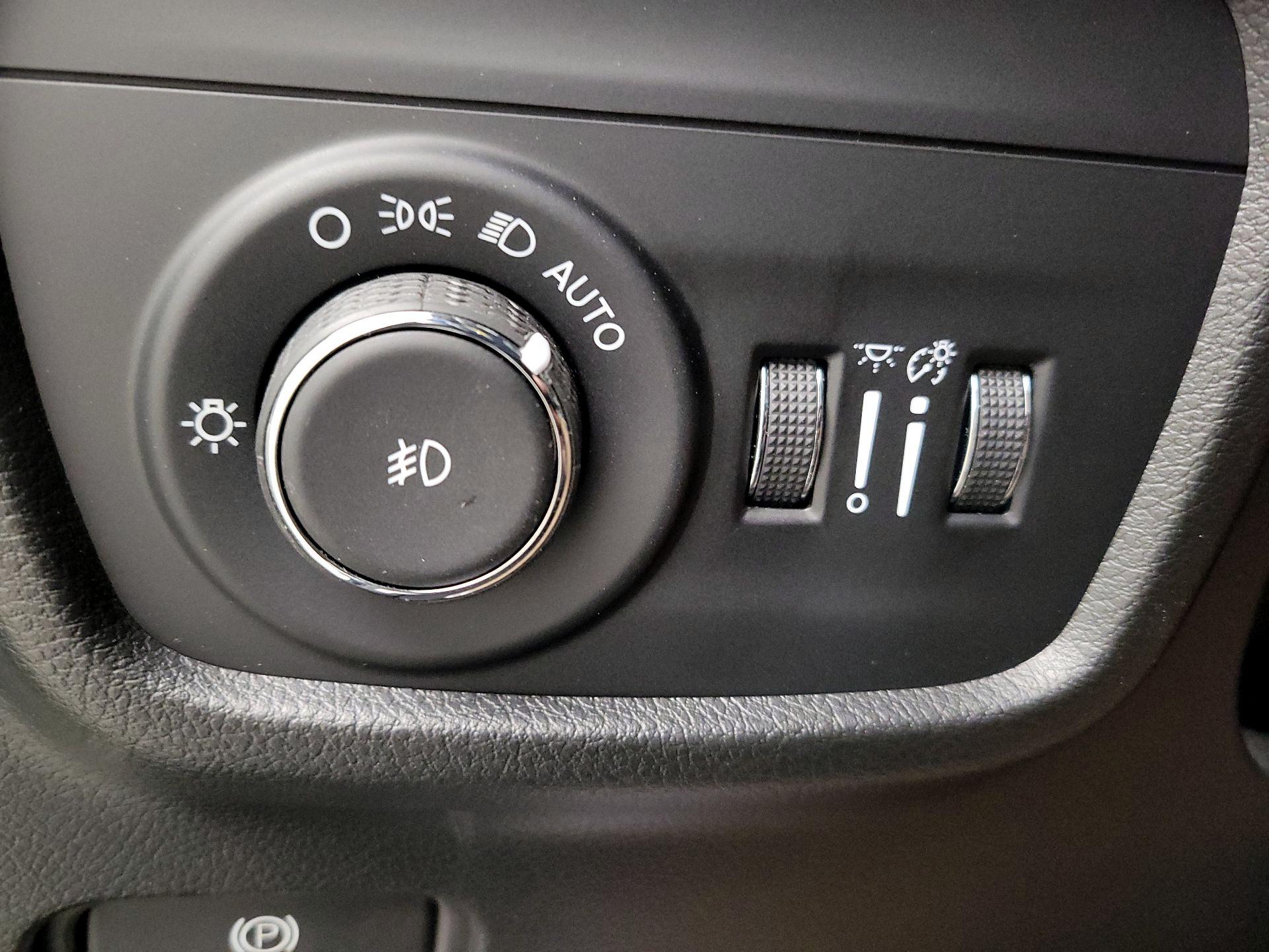 Thumbnail: 2023 Jeep Grand Cherokee - 13