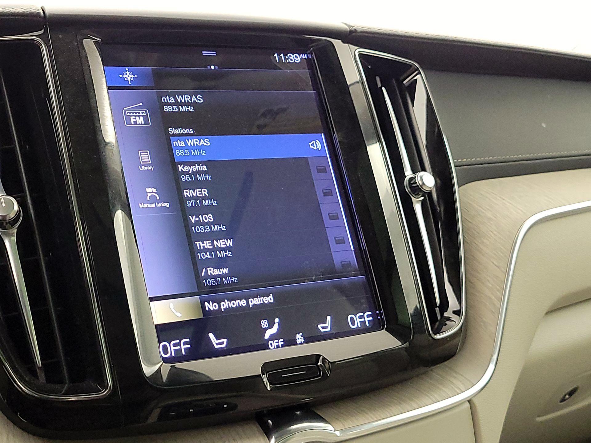 Thumbnail: 2021 Volvo XC60 - 16