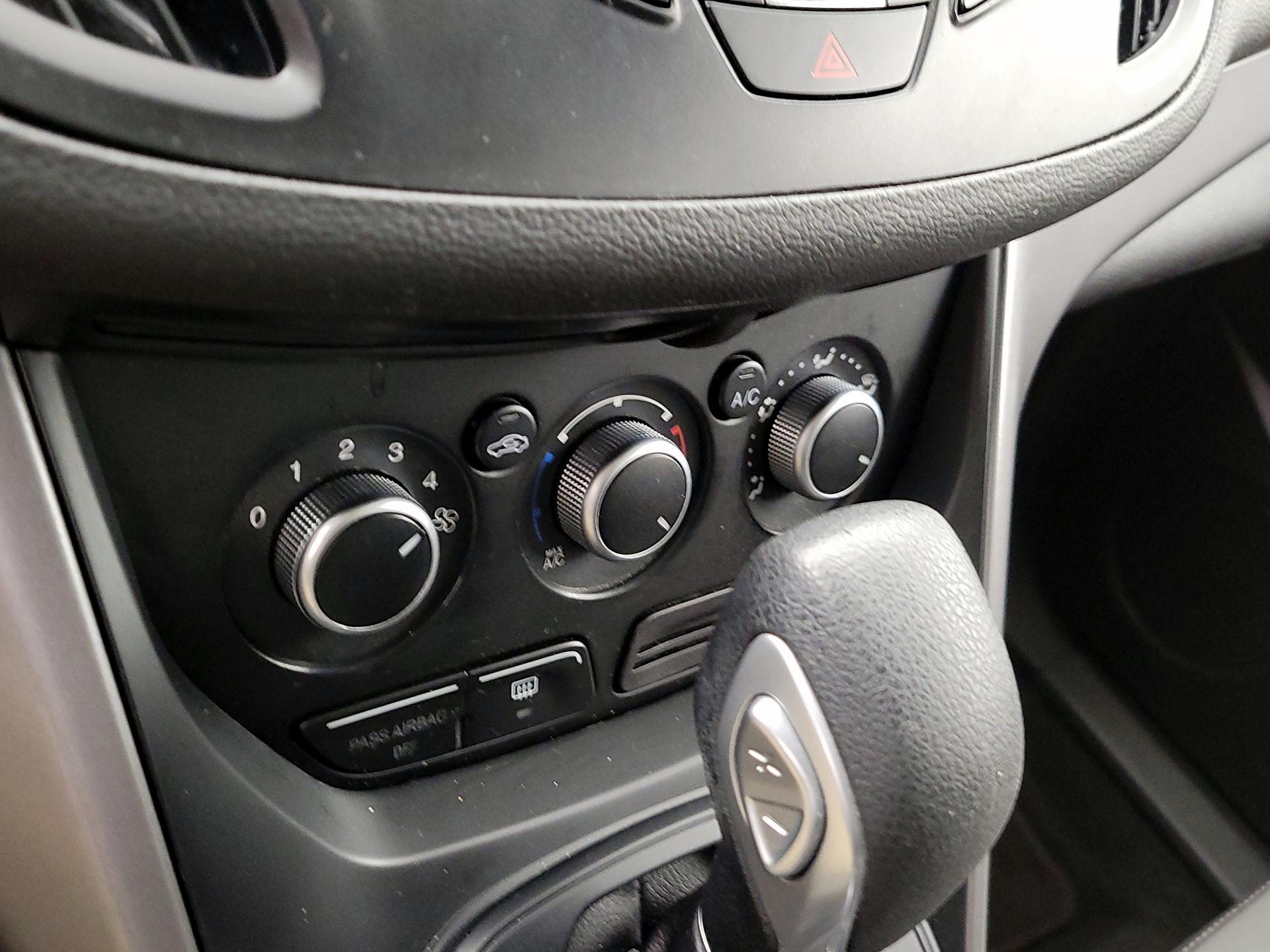 Thumbnail: 2015 Ford Escape - 16