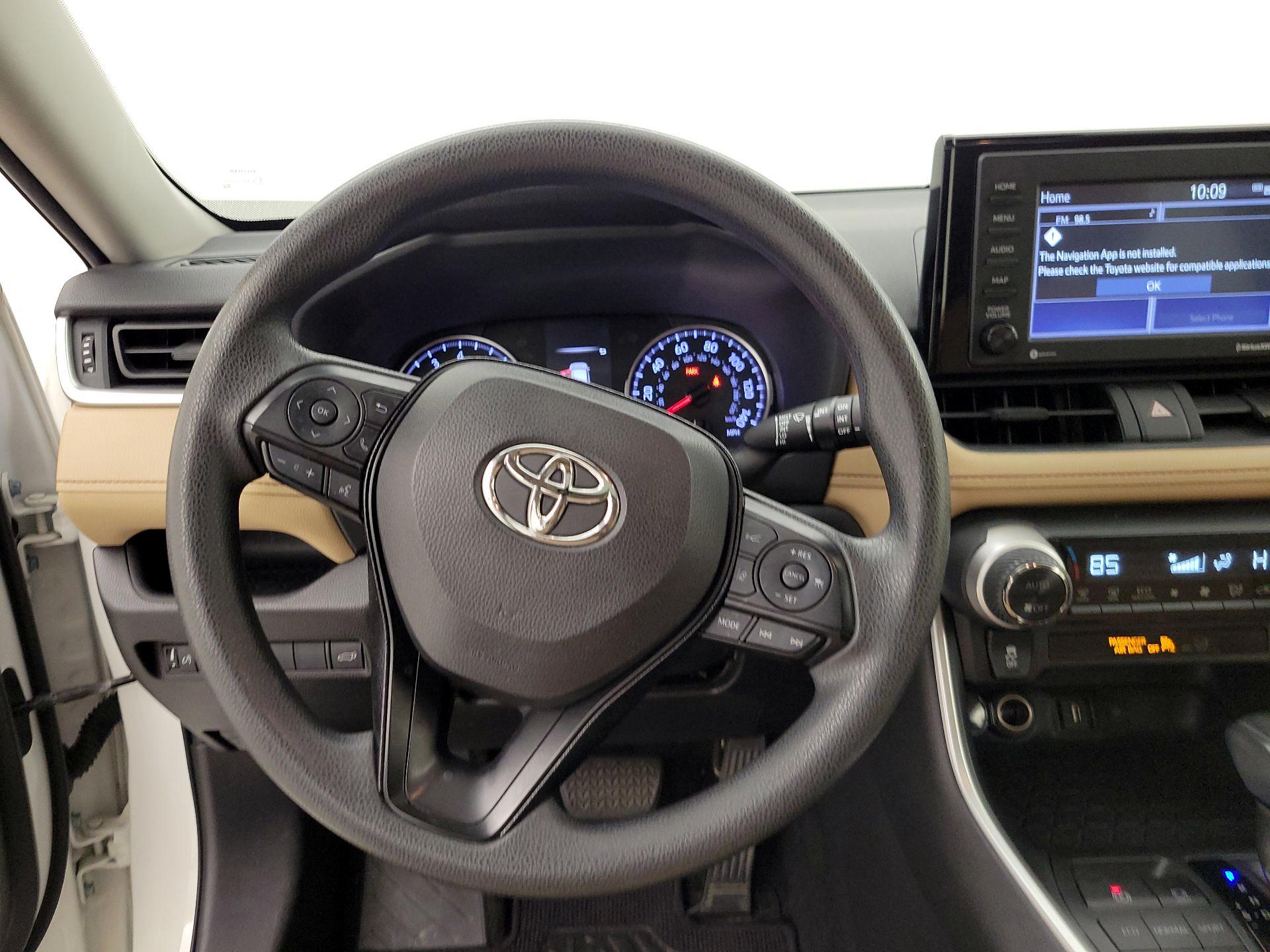 Thumbnail: 2020 Toyota RAV4 - 10