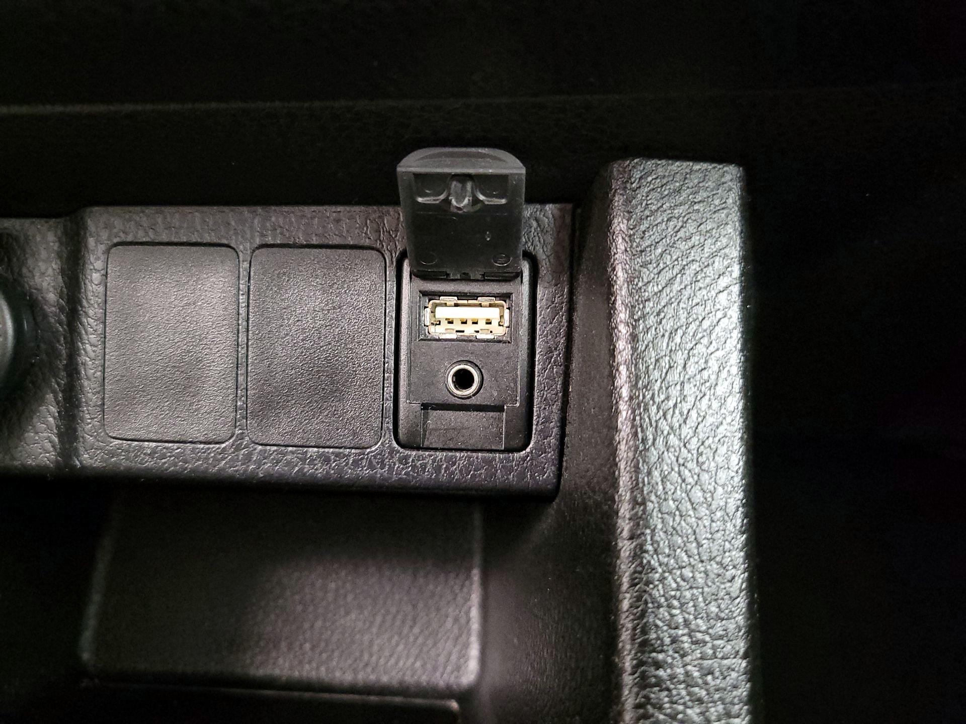 Thumbnail: 2018 Toyota Corolla - 18