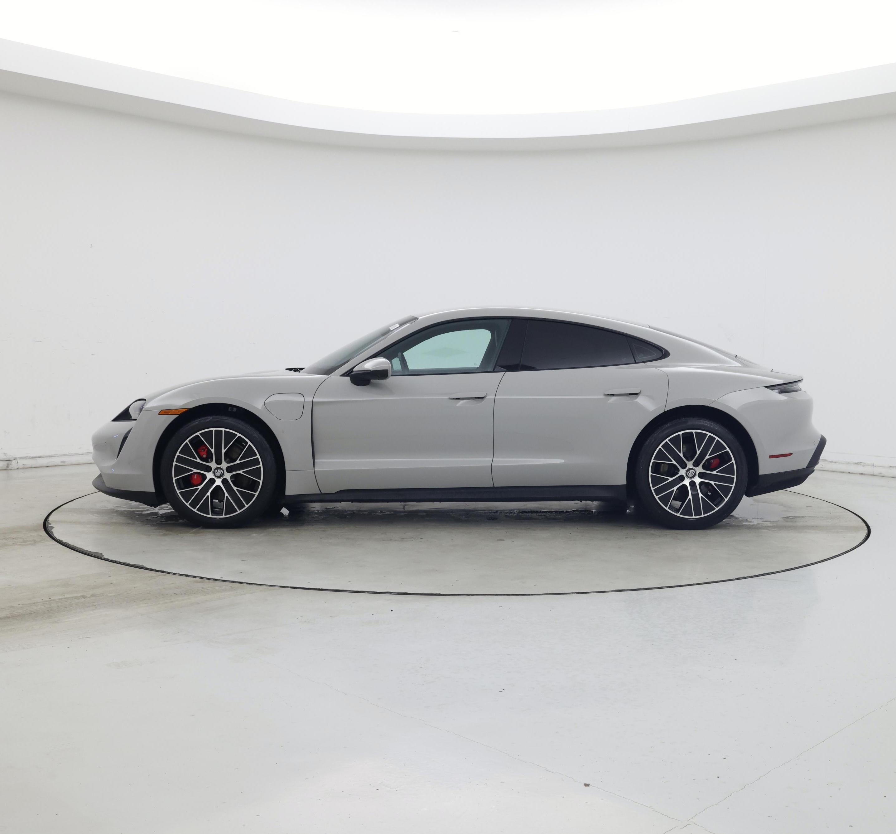 Thumbnail: 2021 Porsche Taycan - 3