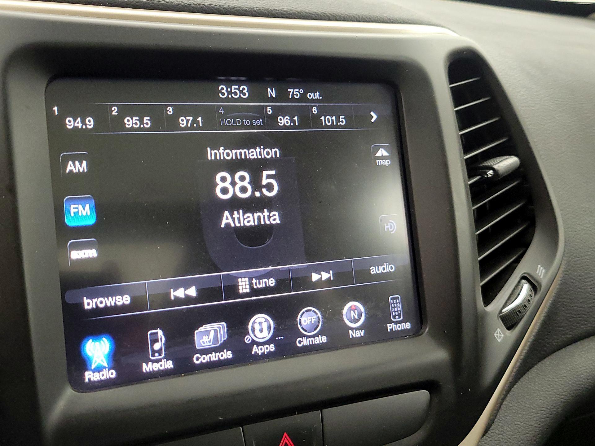 Thumbnail: 2015 Jeep Cherokee - 16