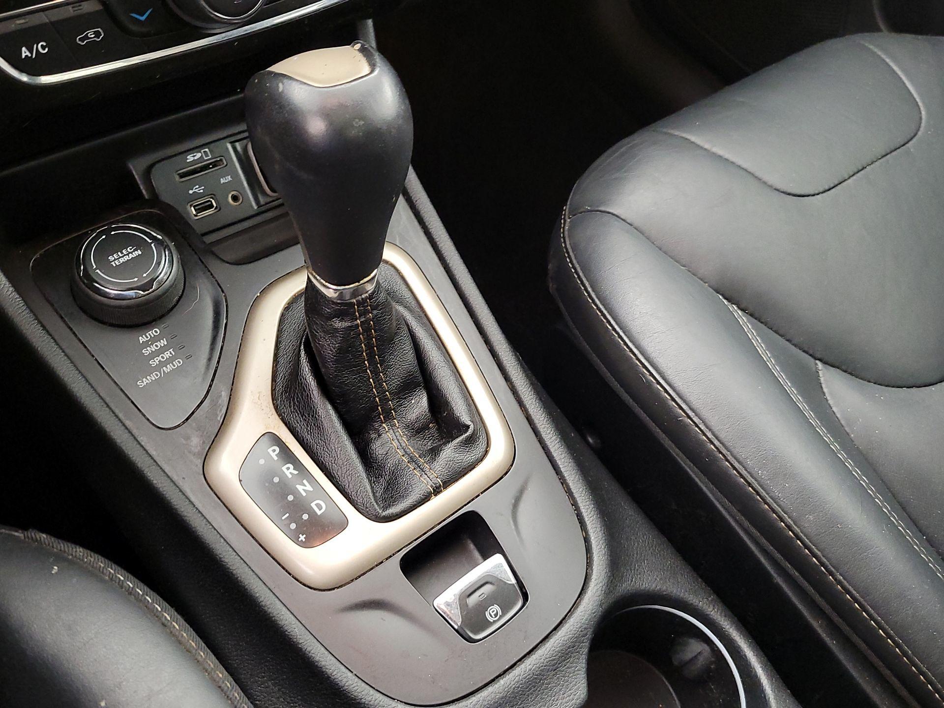 Thumbnail: 2015 Jeep Cherokee - 18