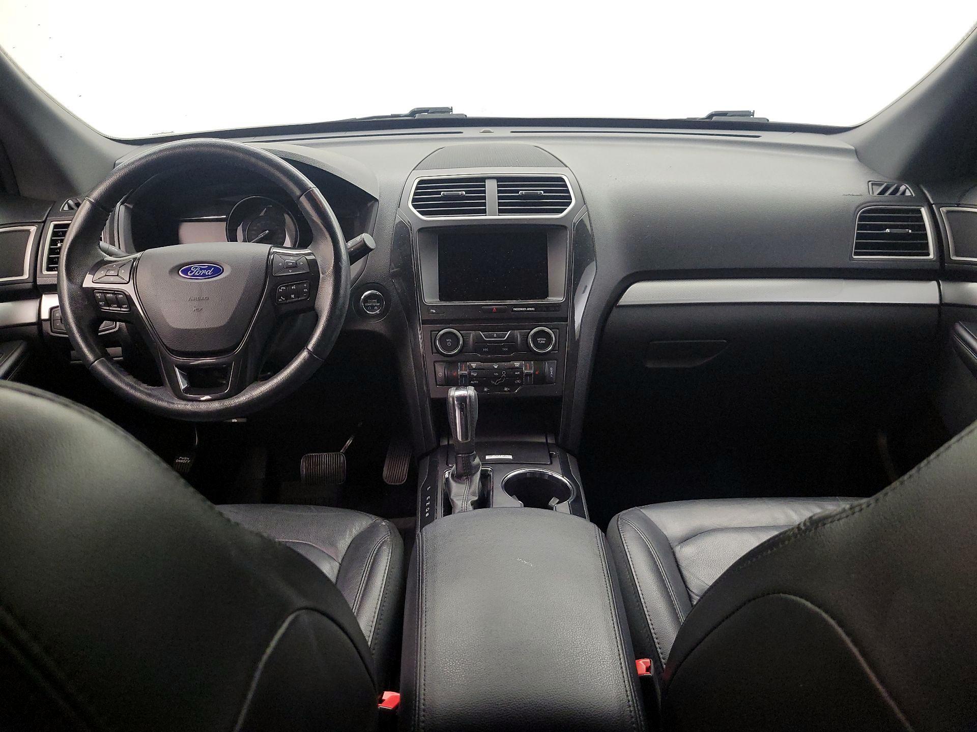 Thumbnail: 2017 Ford Explorer - 9