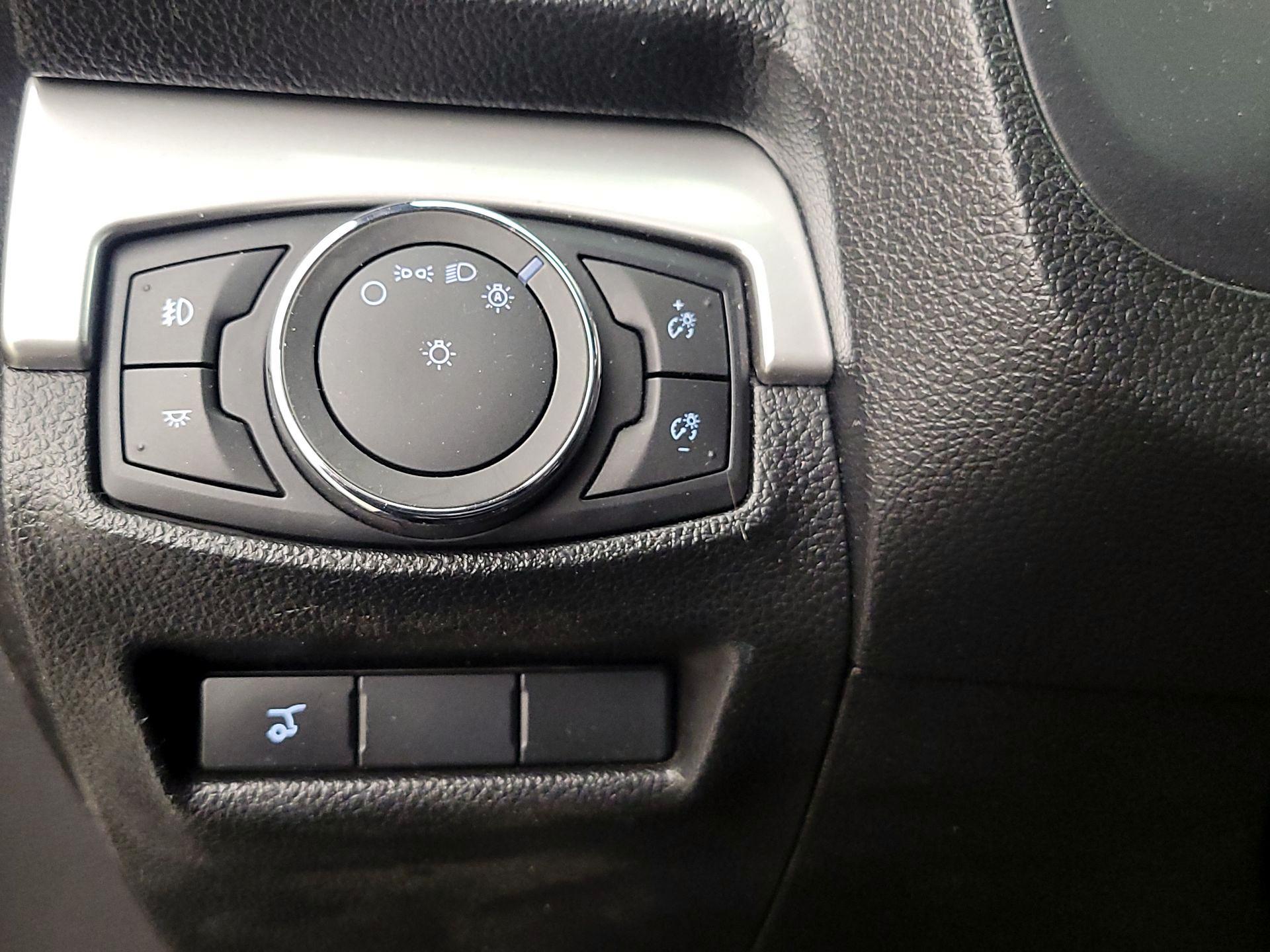 Thumbnail: 2017 Ford Explorer - 13