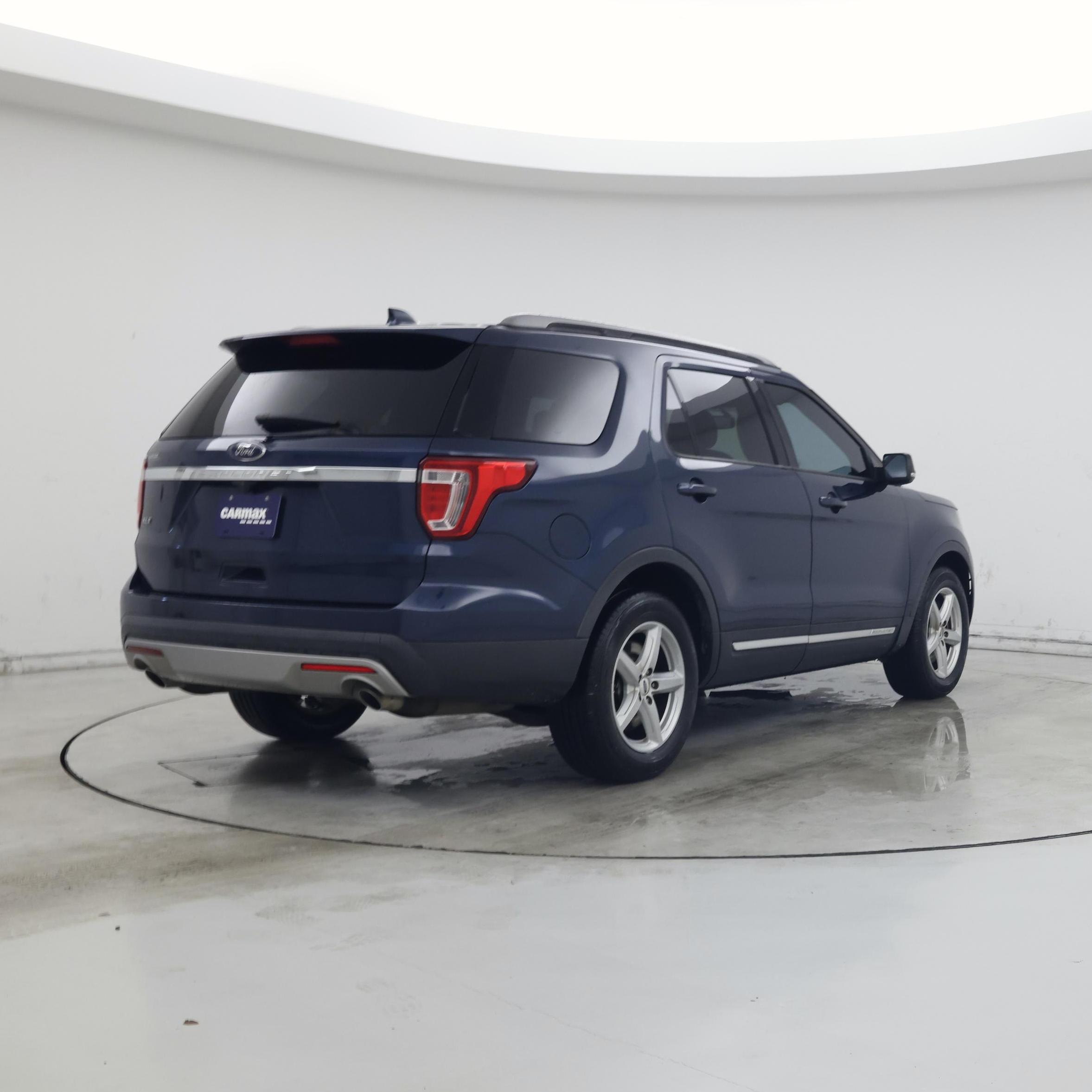 Thumbnail: 2017 Ford Explorer - 8