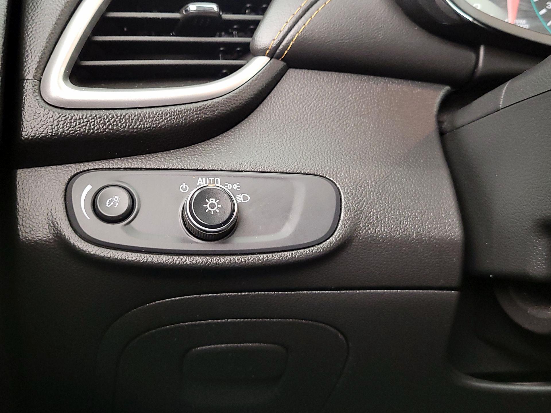 Thumbnail: 2019 Chevrolet Trax - 13