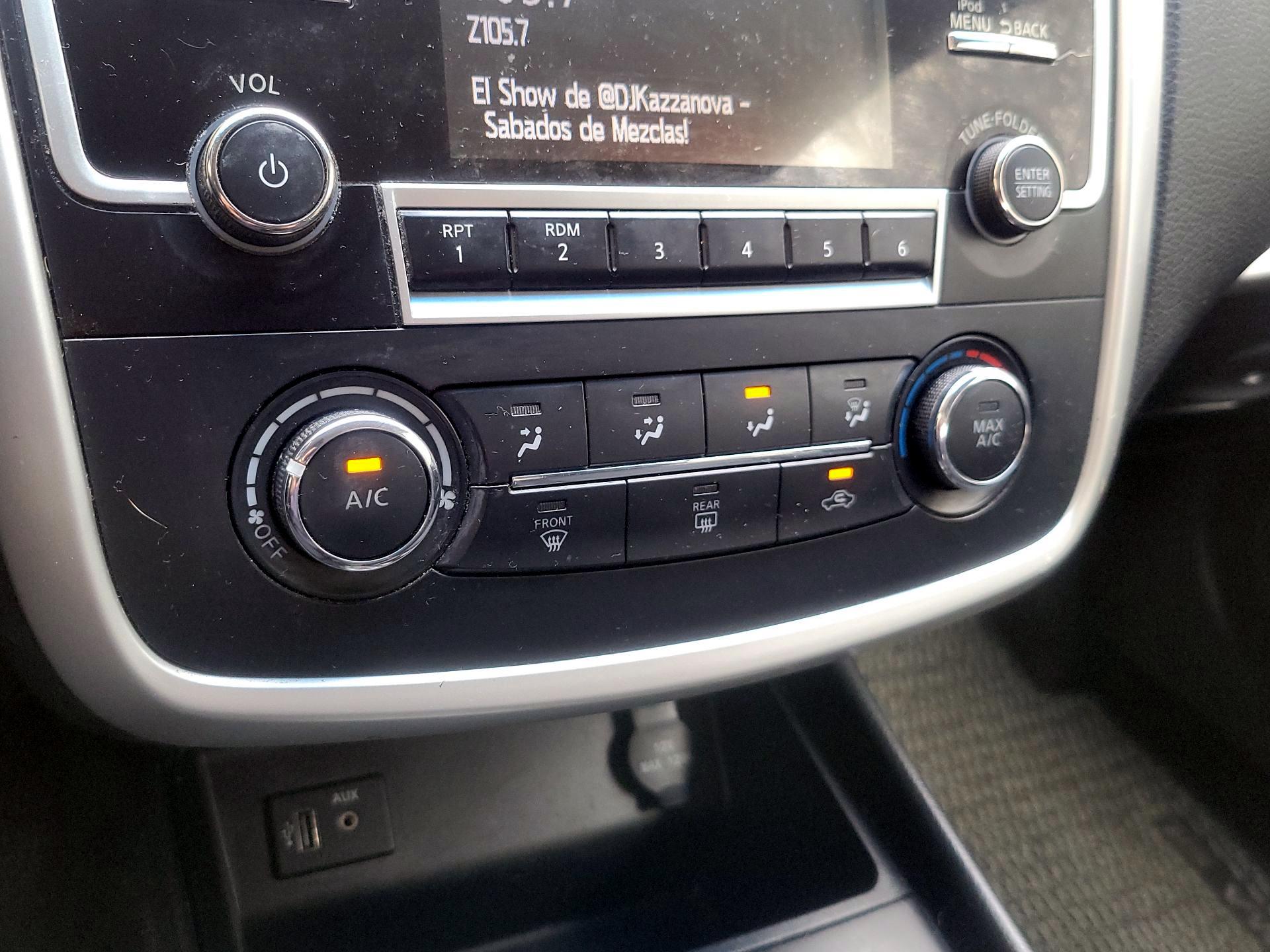 Thumbnail: 2017 Nissan Altima - 16