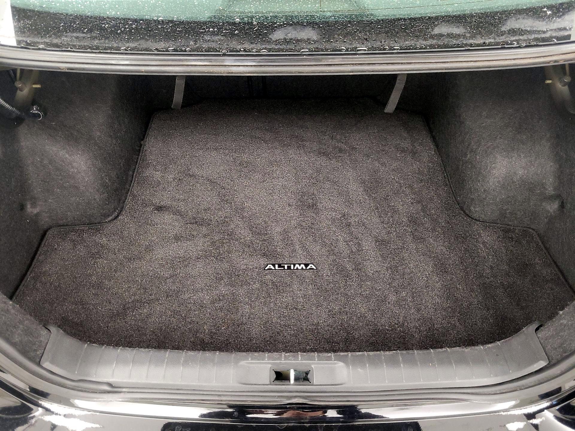 Thumbnail: 2017 Nissan Altima - 20