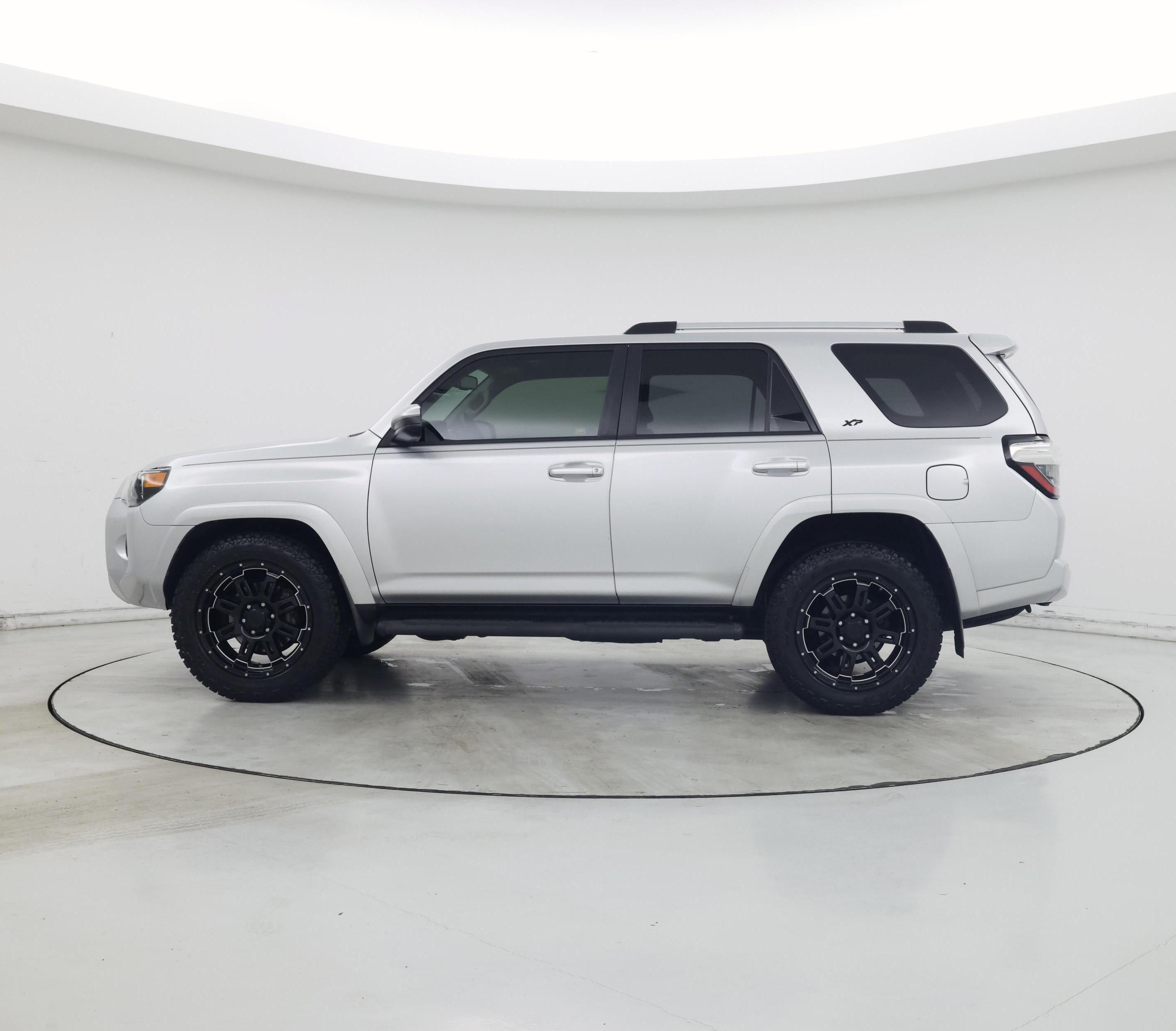 Thumbnail: 2020 Toyota 4Runner - 3