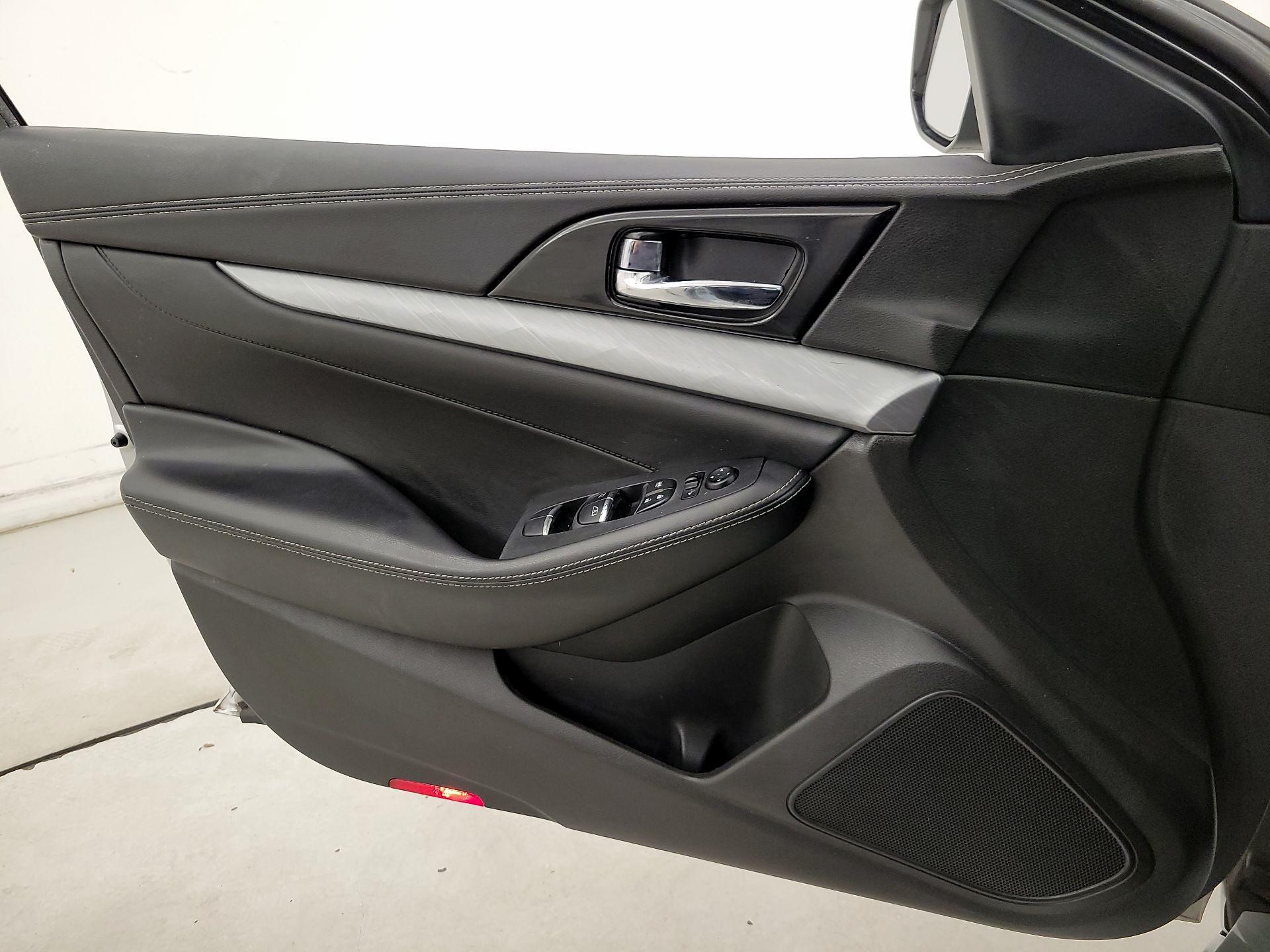 Thumbnail: 2017 Nissan Maxima - 12