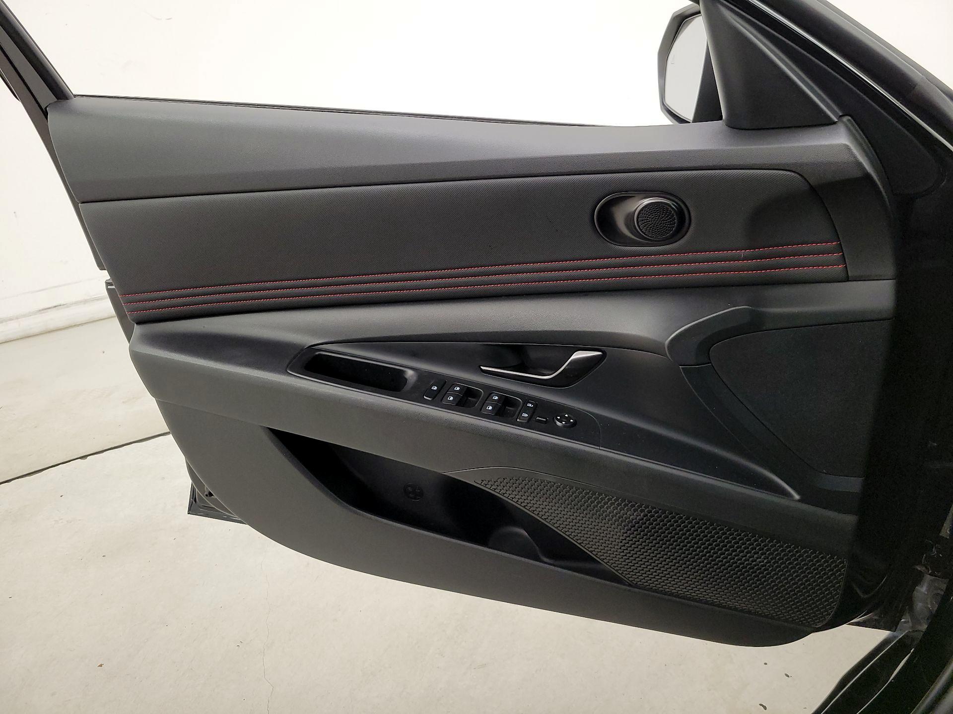 Thumbnail: 2022 Hyundai Elantra - 12