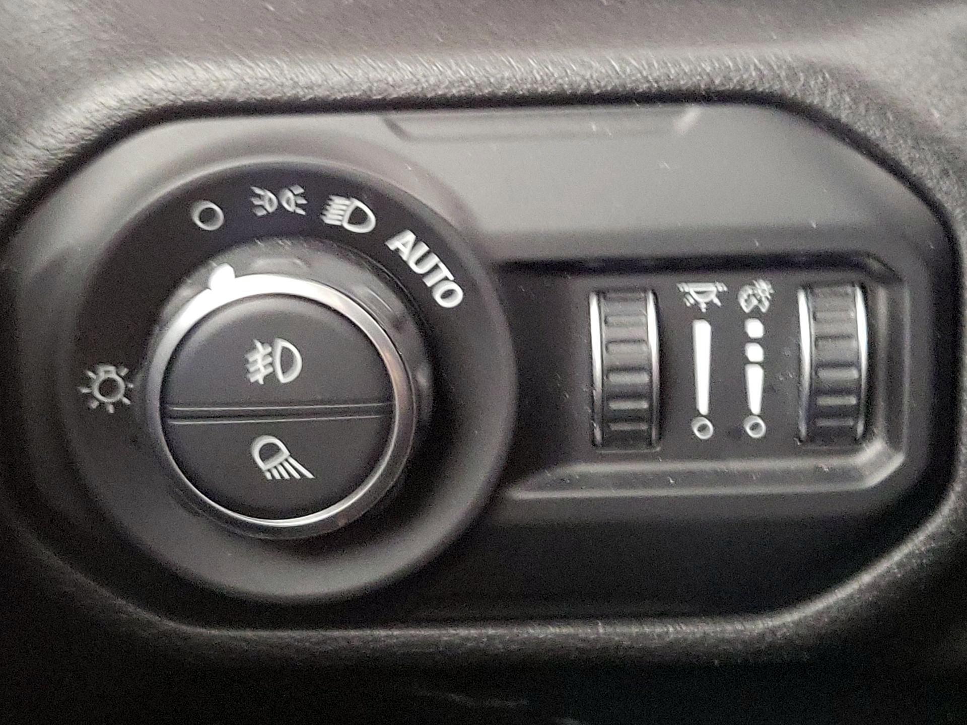 Thumbnail: 2021 Jeep Gladiator - 13