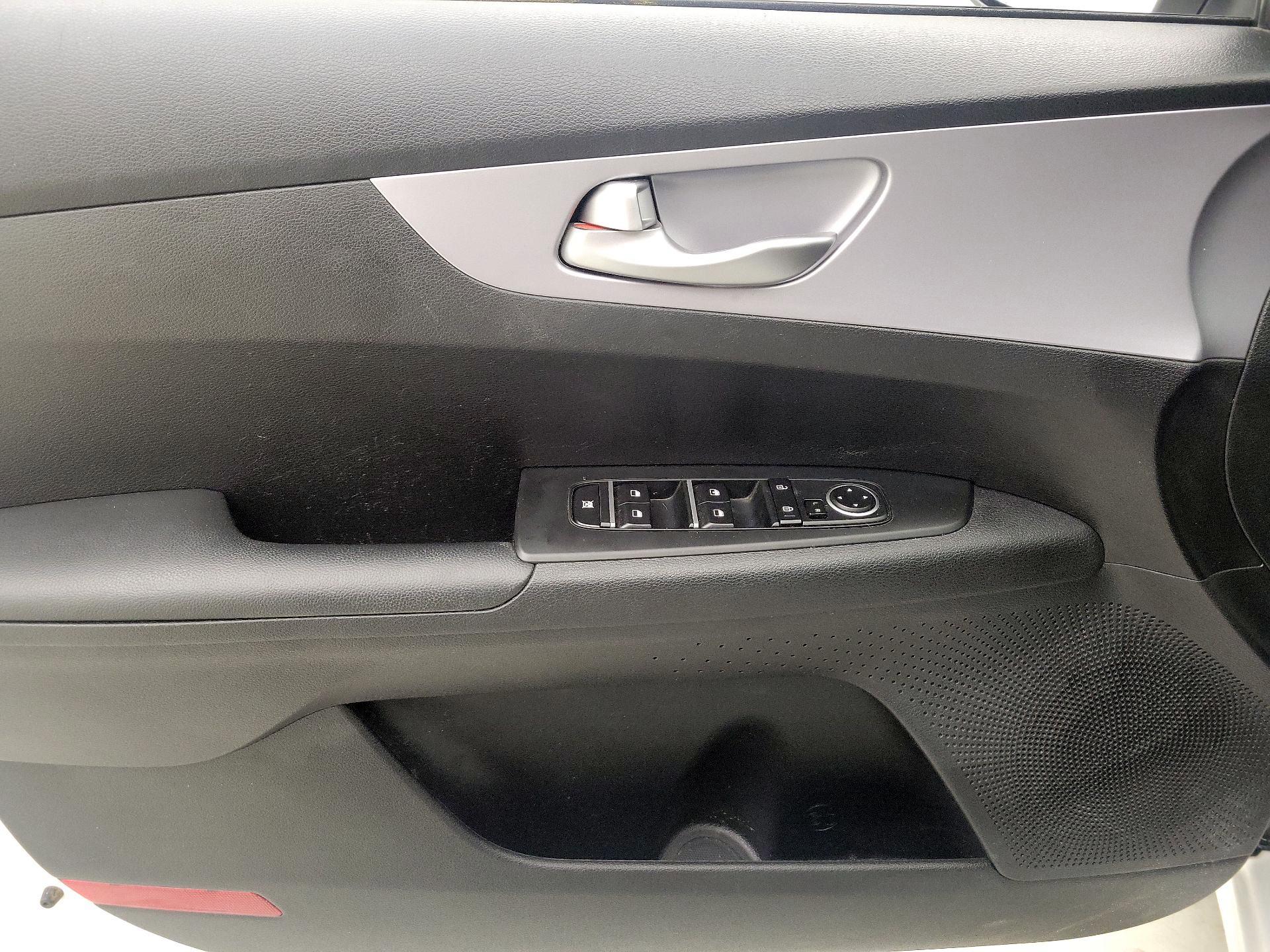 Thumbnail: 2024 Kia Forte - 12